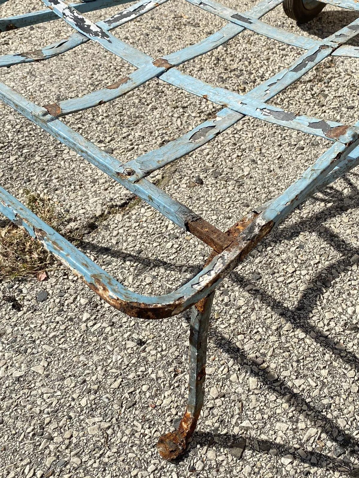 Vintage Salterini Art Nouveau Scrolling Wrought Iron Garden Patio Chaise Lounge For Sale 2