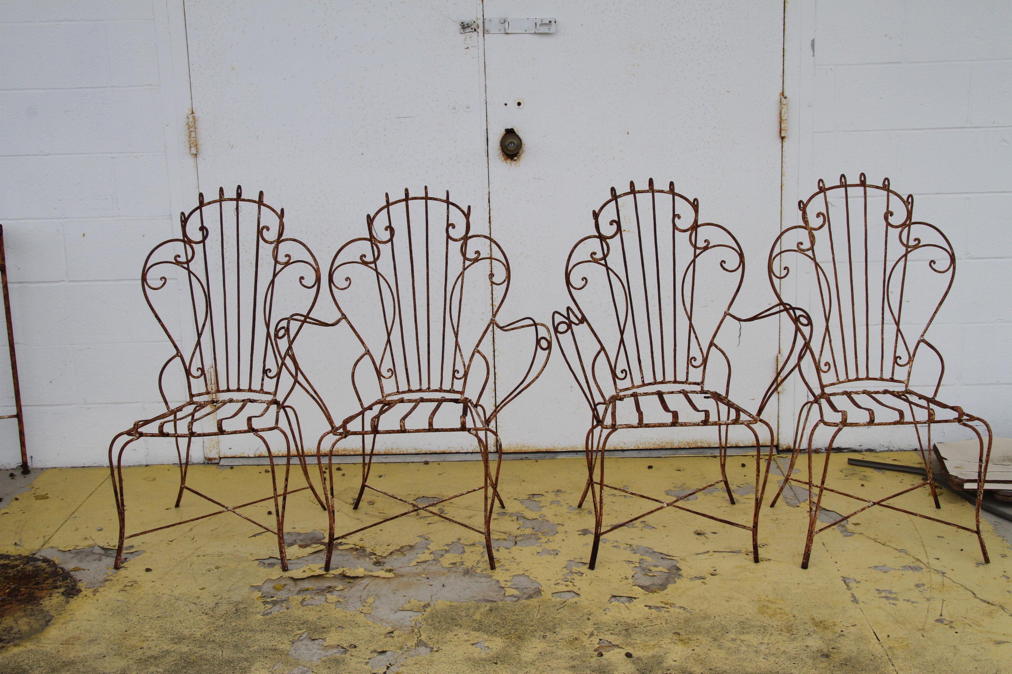 Vintage Salterini Rustic 5 Piece Patio Set

Ensemble de patio vintage en fer forgé circa 1950 Très bon état structurel avec des signes mineurs d'usure appropriés à l'âge de la finition. Prêt pour le revêtement par poudre.

L'ensemble comprend une