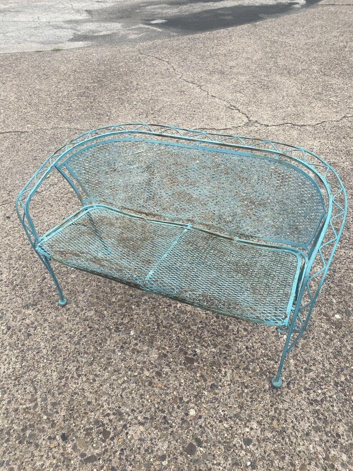 Vintage Salterini Style Zig Zag Pattern Green Wrought Iron Mid Century Garden Patio Bench Loveseat. Circa Mid 20th Century.
Measurements: 28