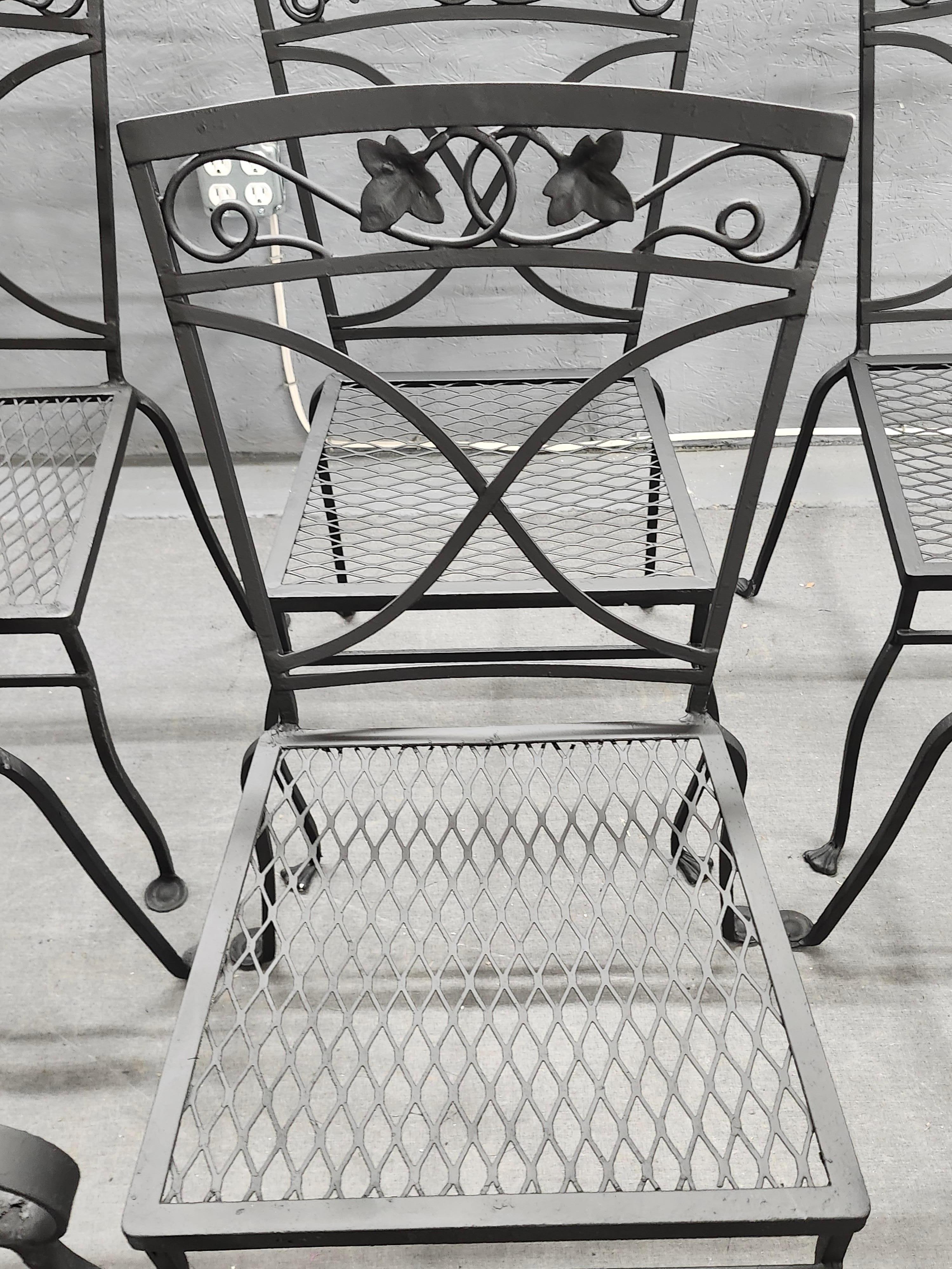 20ième siècle Ensemble de 8 chaises vintage Salterini en fer forgé  en vente