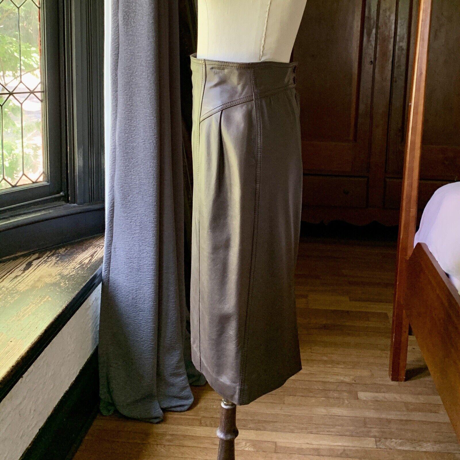 Women's Vintage SALVATORE FERRAGAMO 70s 80s Brown Leather Skirt ITALY 10 For Sale