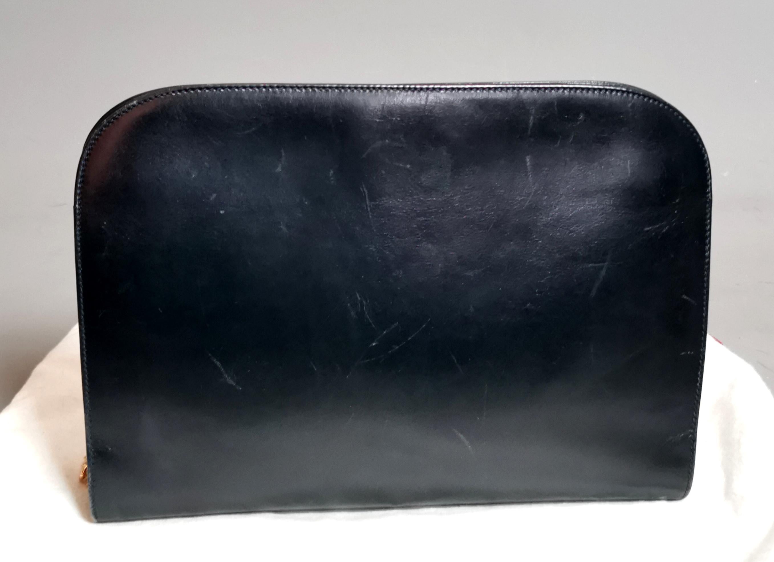 Vintage Salvatore Ferragamo Ganicini collection Crossbody bag, Navy leather  5
