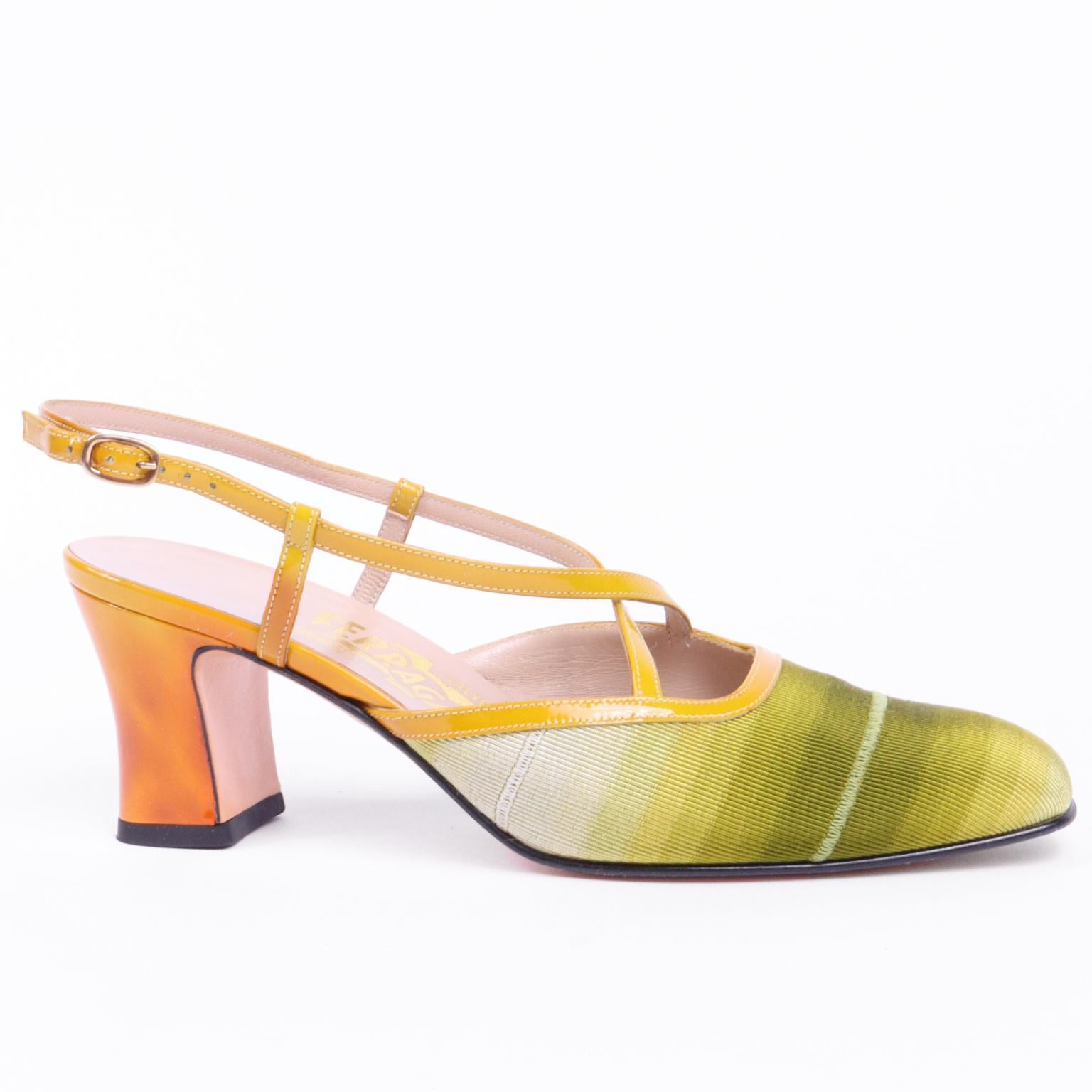 Salvatore Ferragamo - Chaussures vintage à bride arrière vertes et jaunes effet dégradé Pour femmes en vente