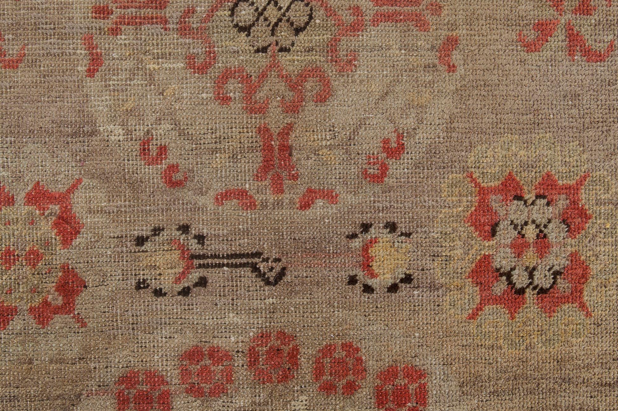 Vintage Samarkand handmade wool rug
Size: 4'4