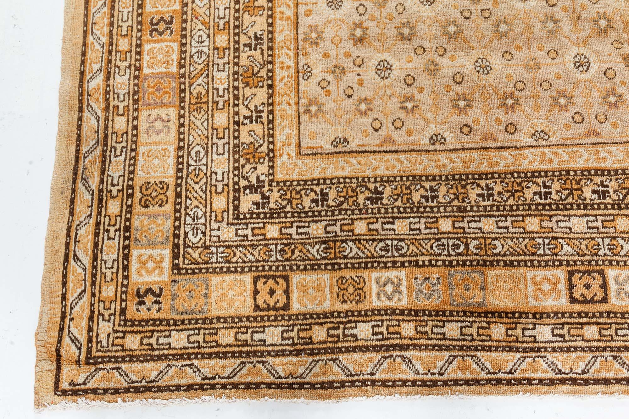 Samarkand 'Khotan' Handmade Wool Rug For Sale 1