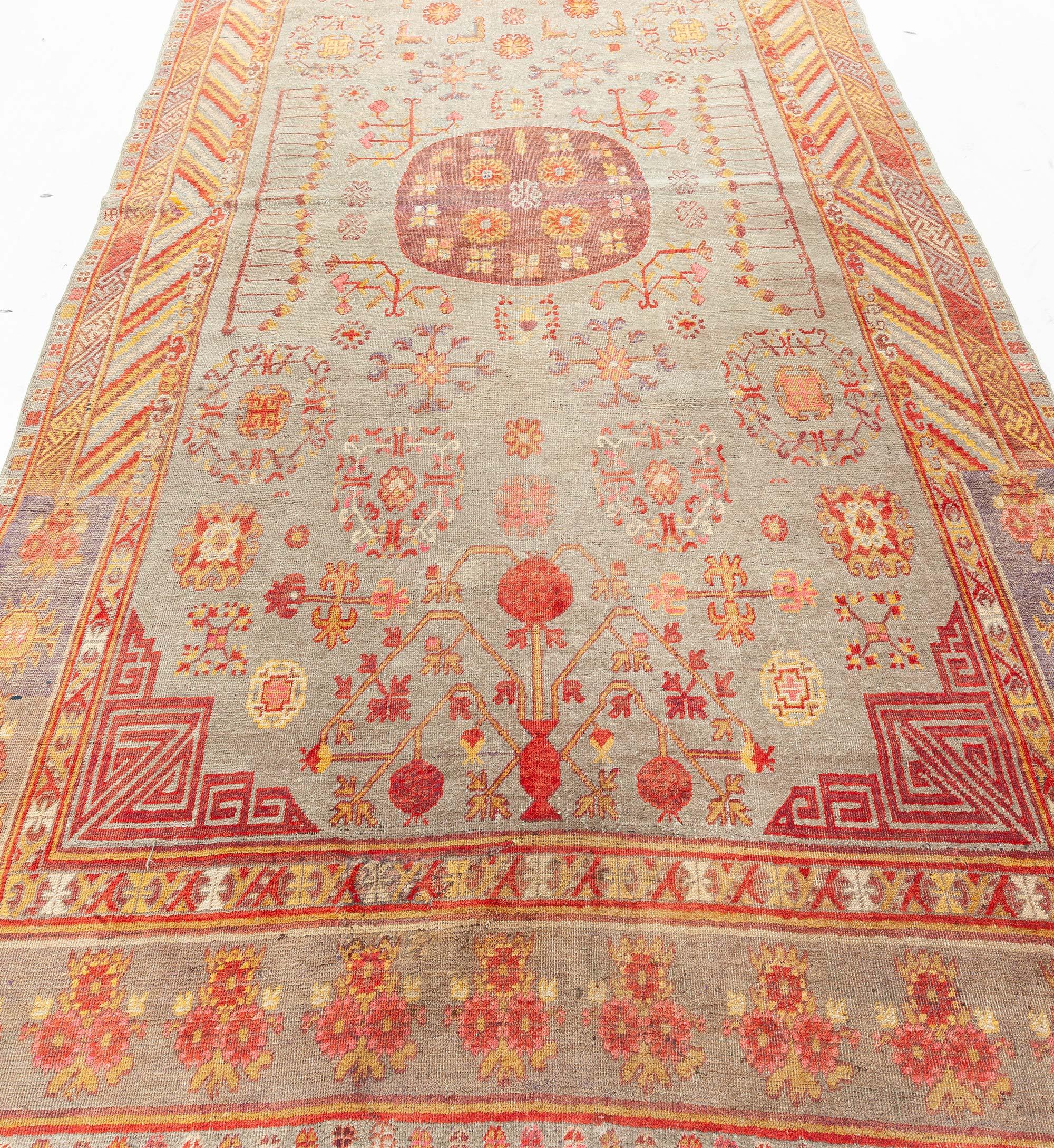 Vintage Samarkand Rug In Good Condition For Sale In New York, NY