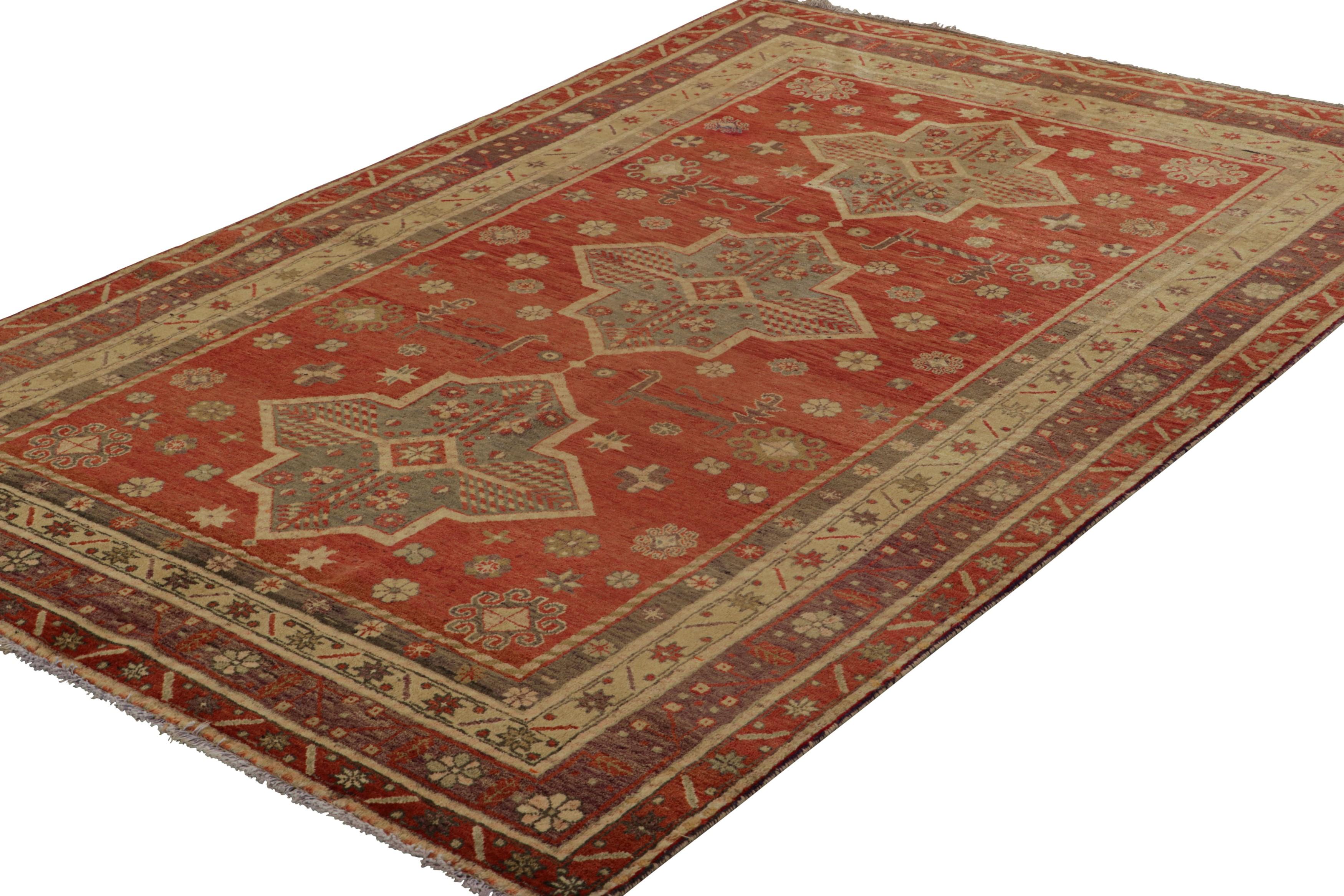 Hand-Knotted Vintage Samarkand Rug in Beige and Red with Geometric Medallions - Rug & Kilim For Sale