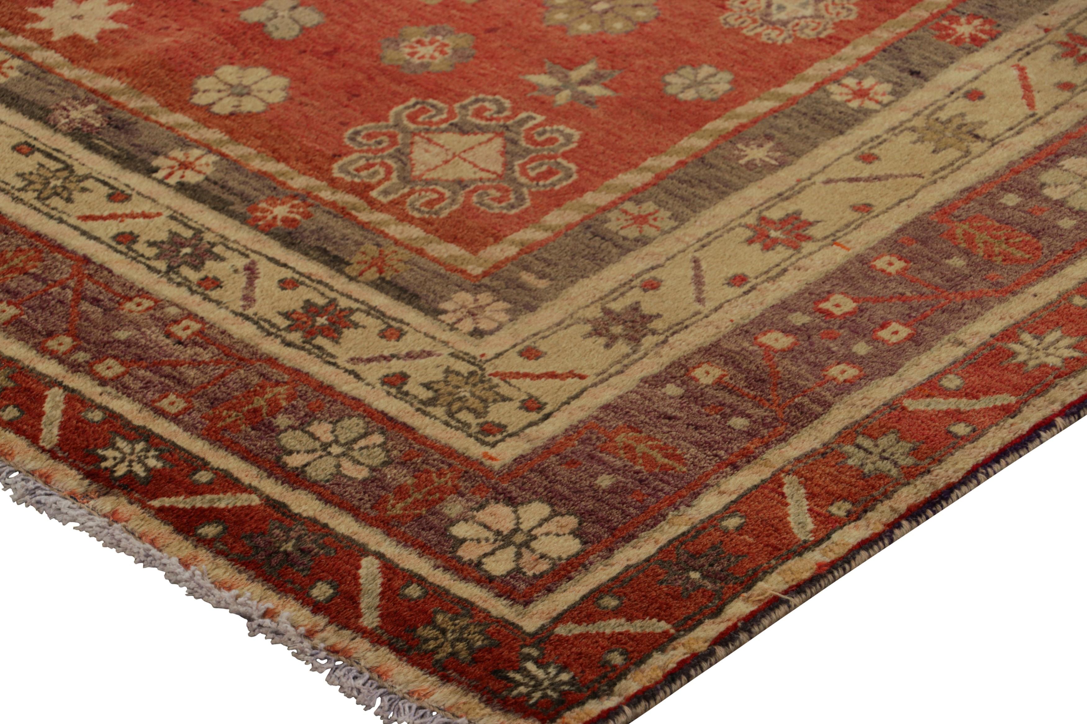 Mid-20th Century Vintage Samarkand Rug in Beige and Red with Geometric Medallions - Rug & Kilim For Sale