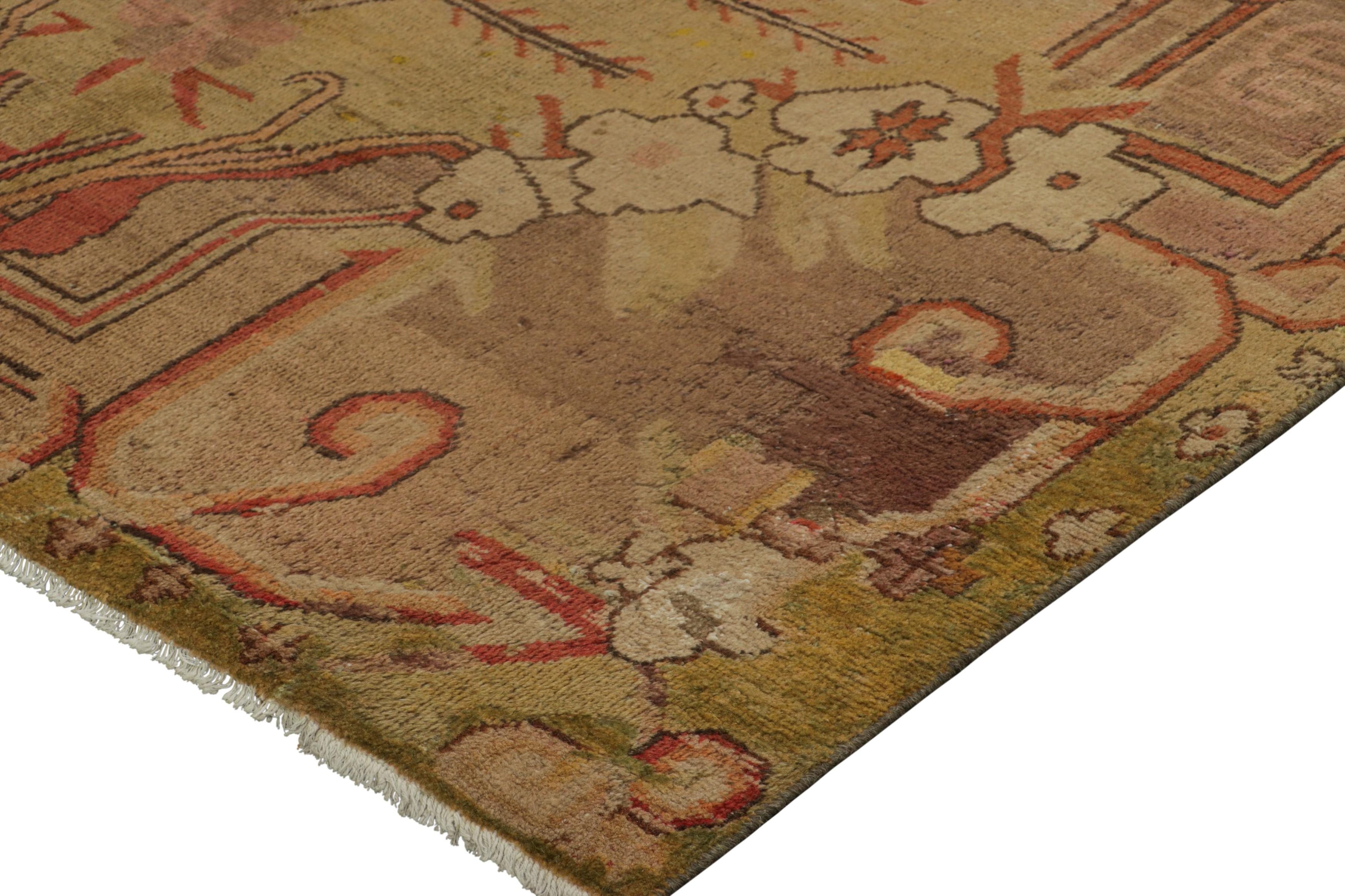 Mid-20th Century Vintage Samarkand Rug in Beige-Brown and Red with Floral Medallion - Rug & Kilim For Sale