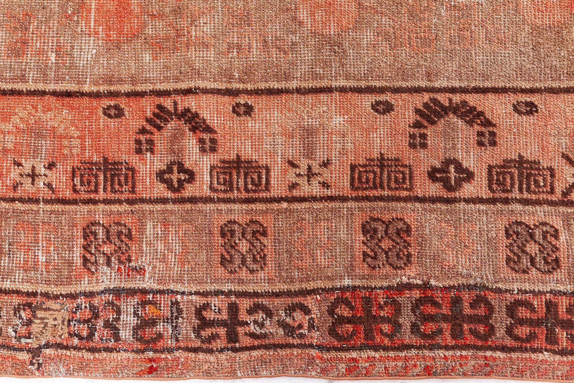 Khotan Tappeto Samarcanda d'epoca (dimensioni adattate) Doris Leslie Blau in vendita