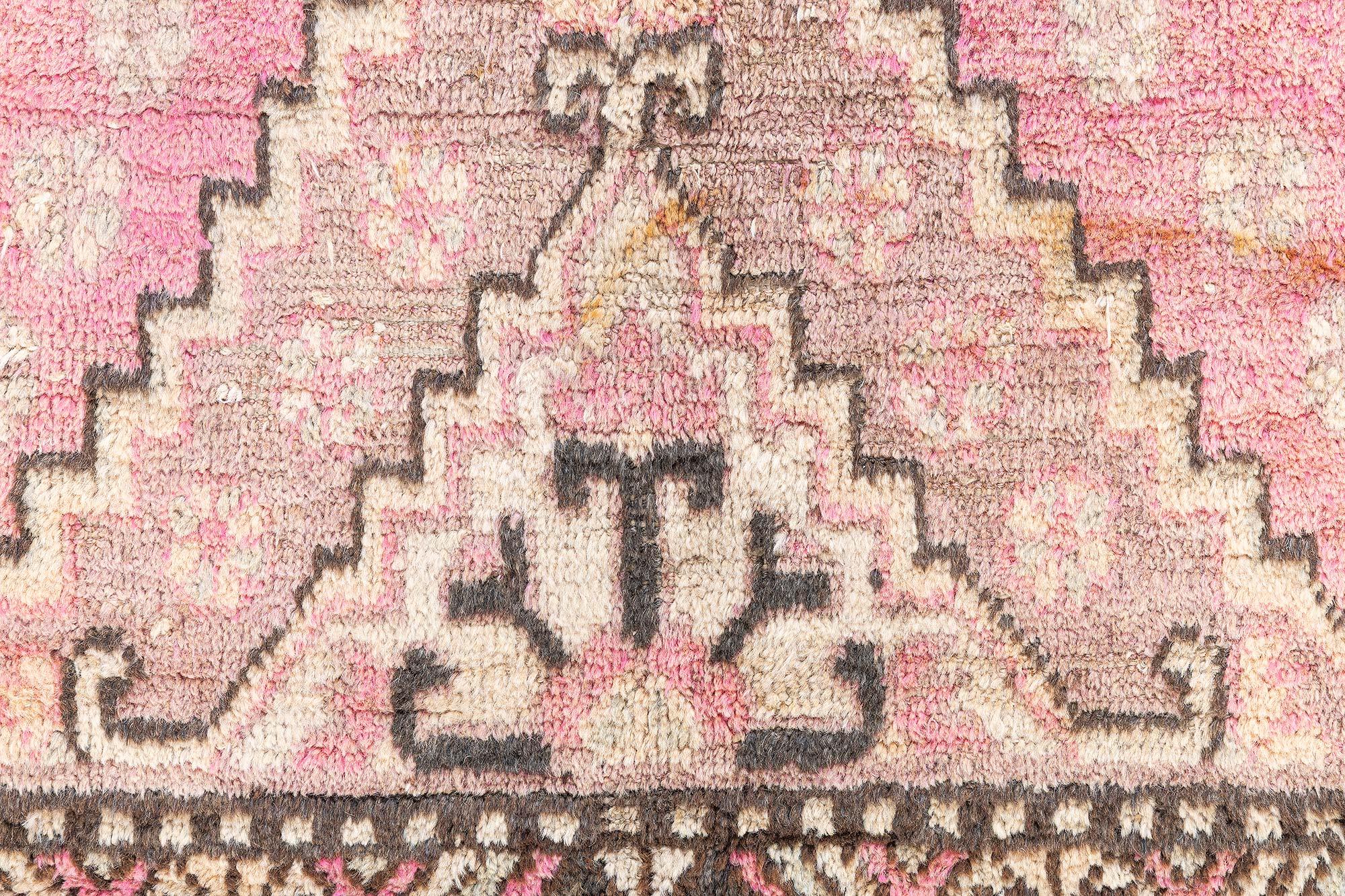 Vintage Samarkand Rug – Vibrant Pink Geometric Elegance, Doris Leslie Blau In Good Condition For Sale In New York, NY