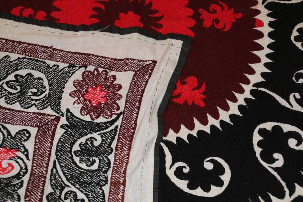 Suzani vintage de Samarcanda, Uzbekistán Arte popular en venta