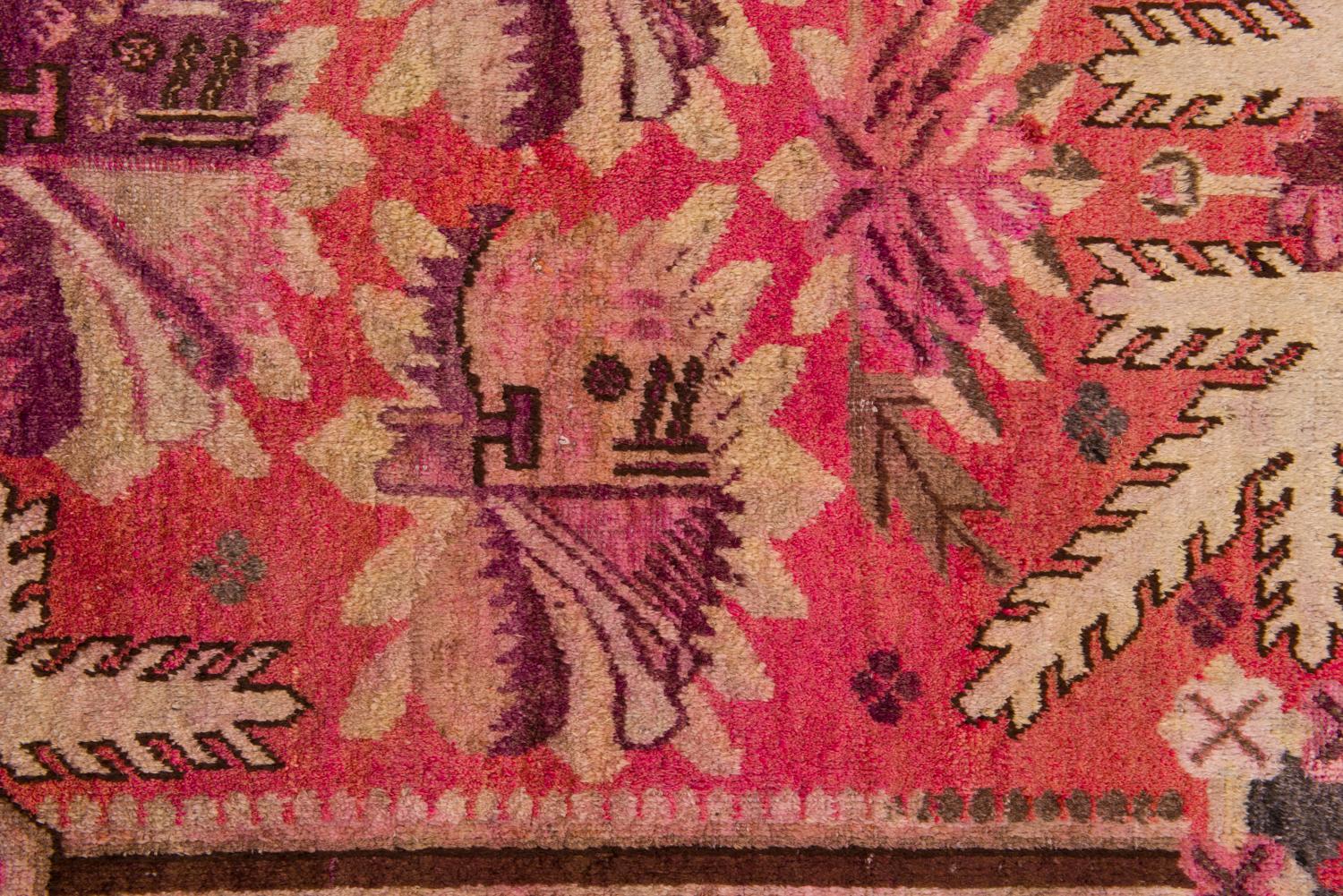  Samarkanda-Teppich in Rosa mit interessantem Preis (Handgeknüpft) im Angebot