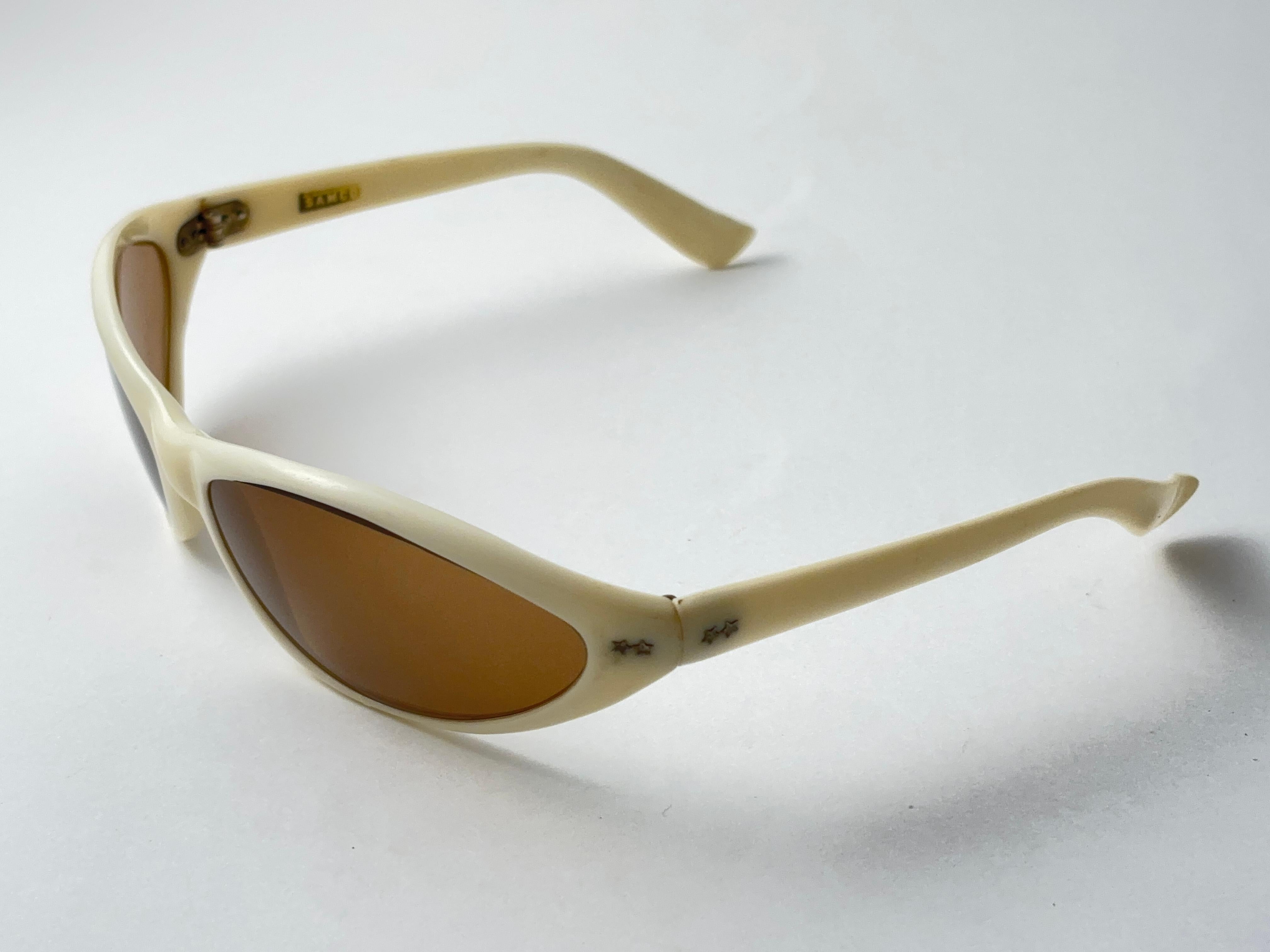 Women's or Men's Vintage Samco Wrap Around Frame 1960's Midcentury Sunglasses Made In Italy For Sale