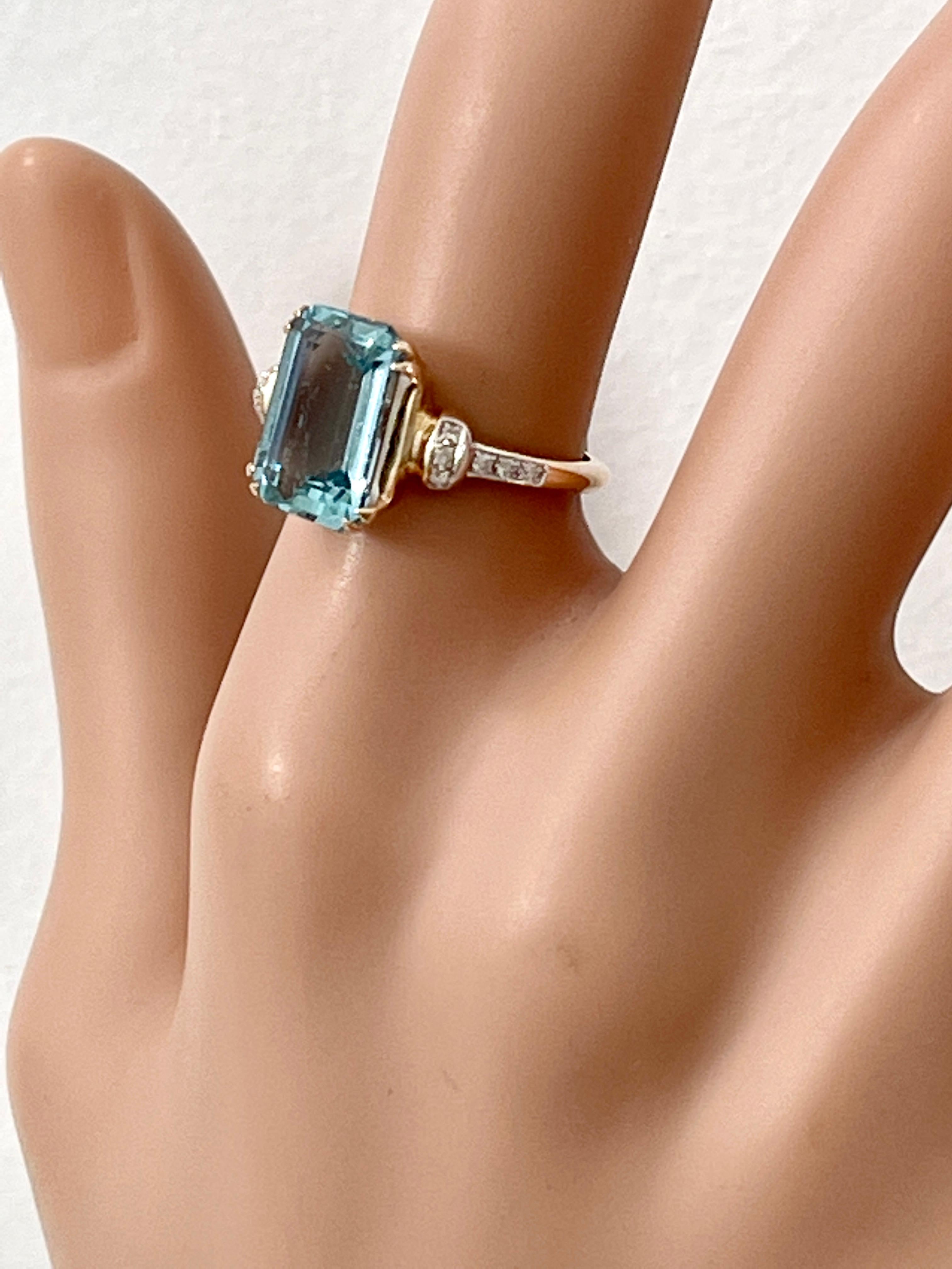 Emerald Cut Vintage Santa Maria Aquamarine Diamond Ring 18ct Yellow Gold c1950s For Sale