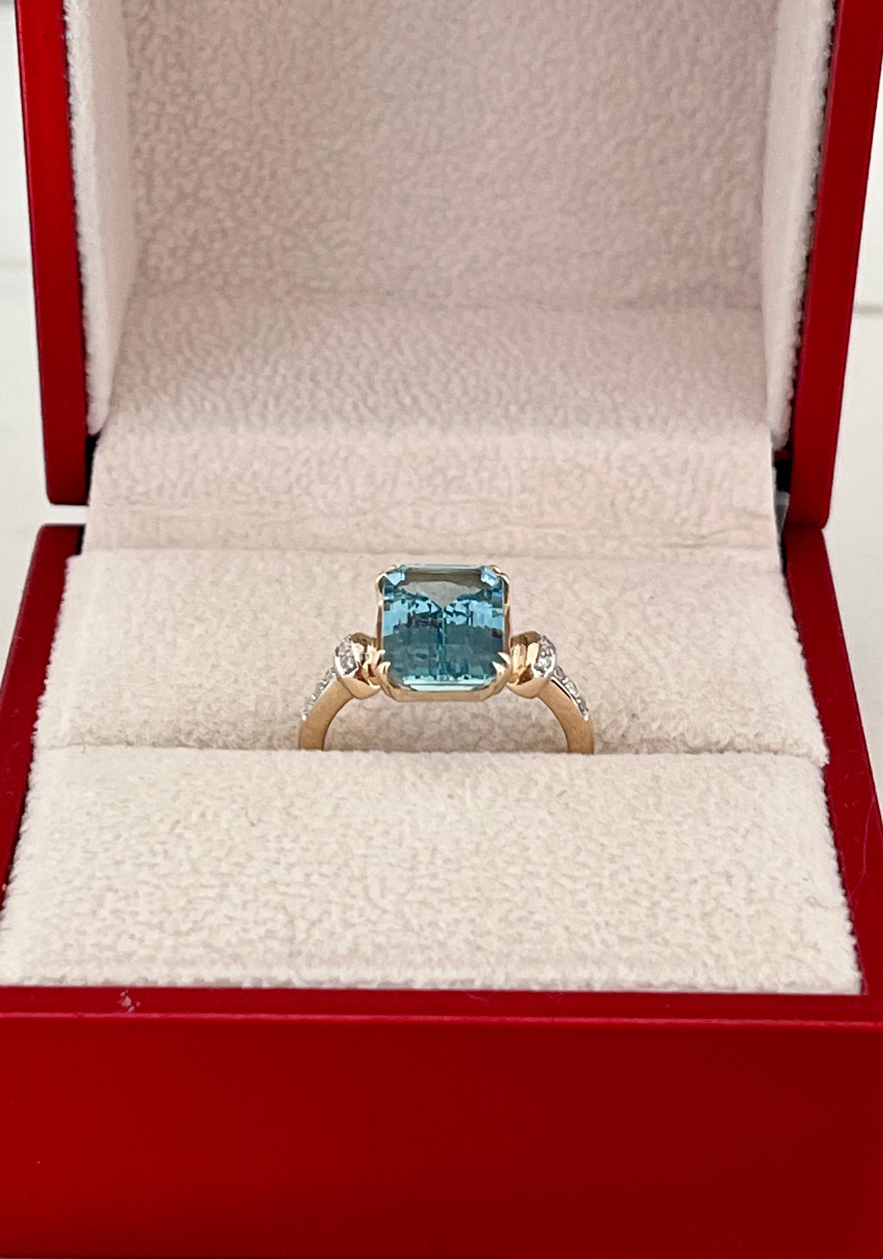 Vintage Santa Maria Aquamarine Diamond Ring 18ct Yellow Gold c1950s For Sale 1