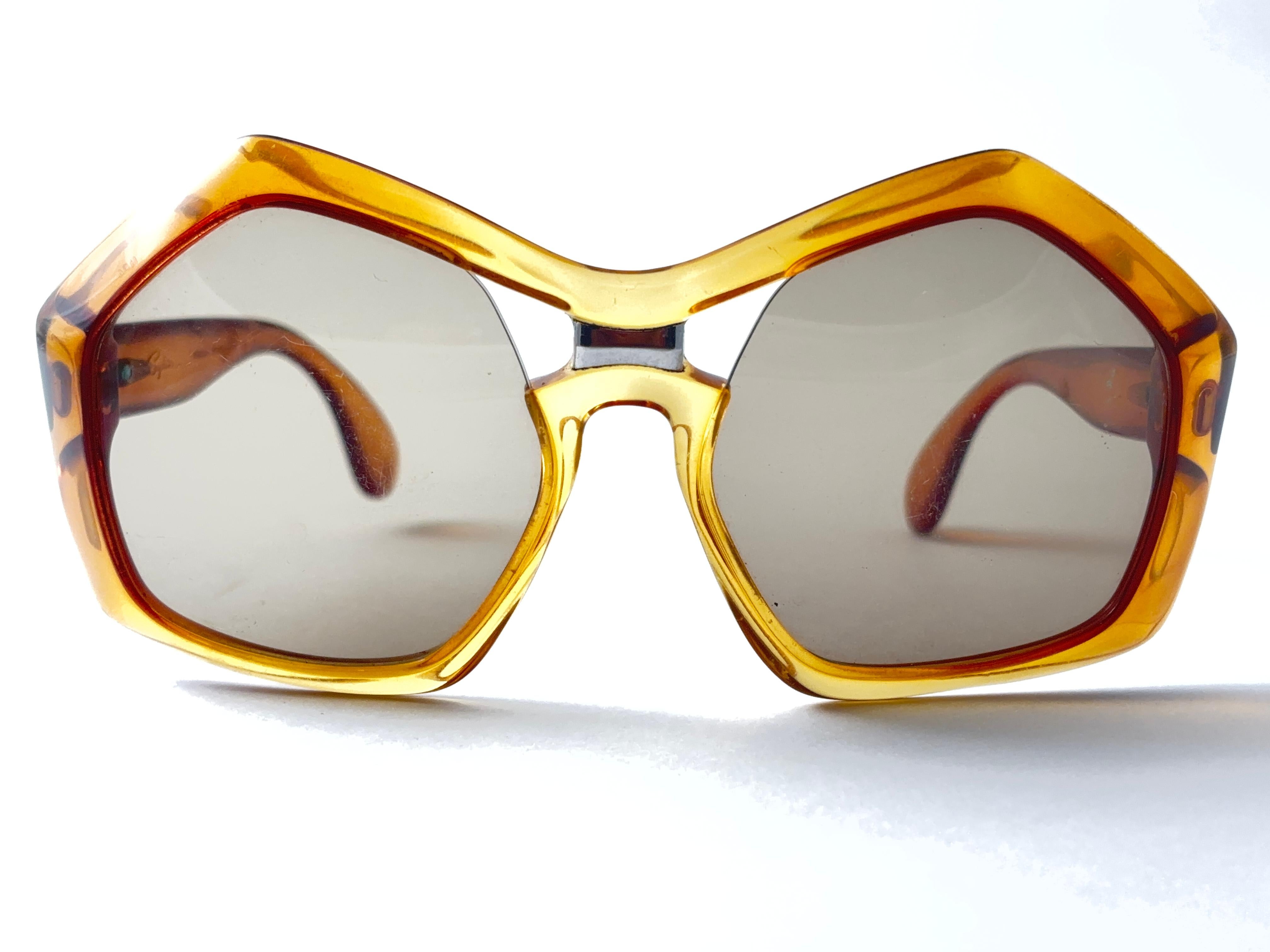 Occhiali da sole Saphira Translucent Amber Optyl vintage anni '80 Germania in vendita 2