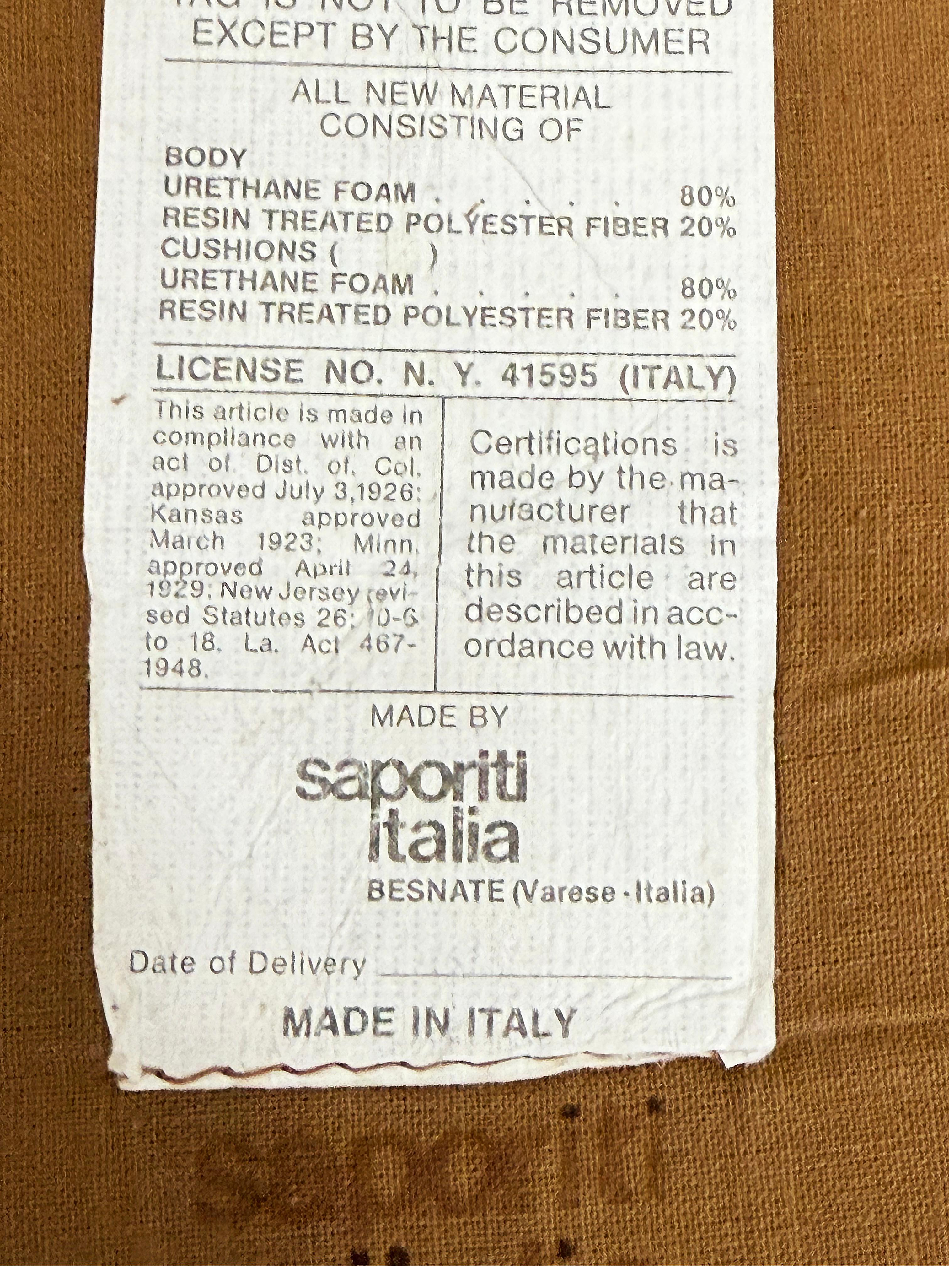 Vintage Saporiti Italia 2-Seat Leather Sofa with Curved Sides en venta 1