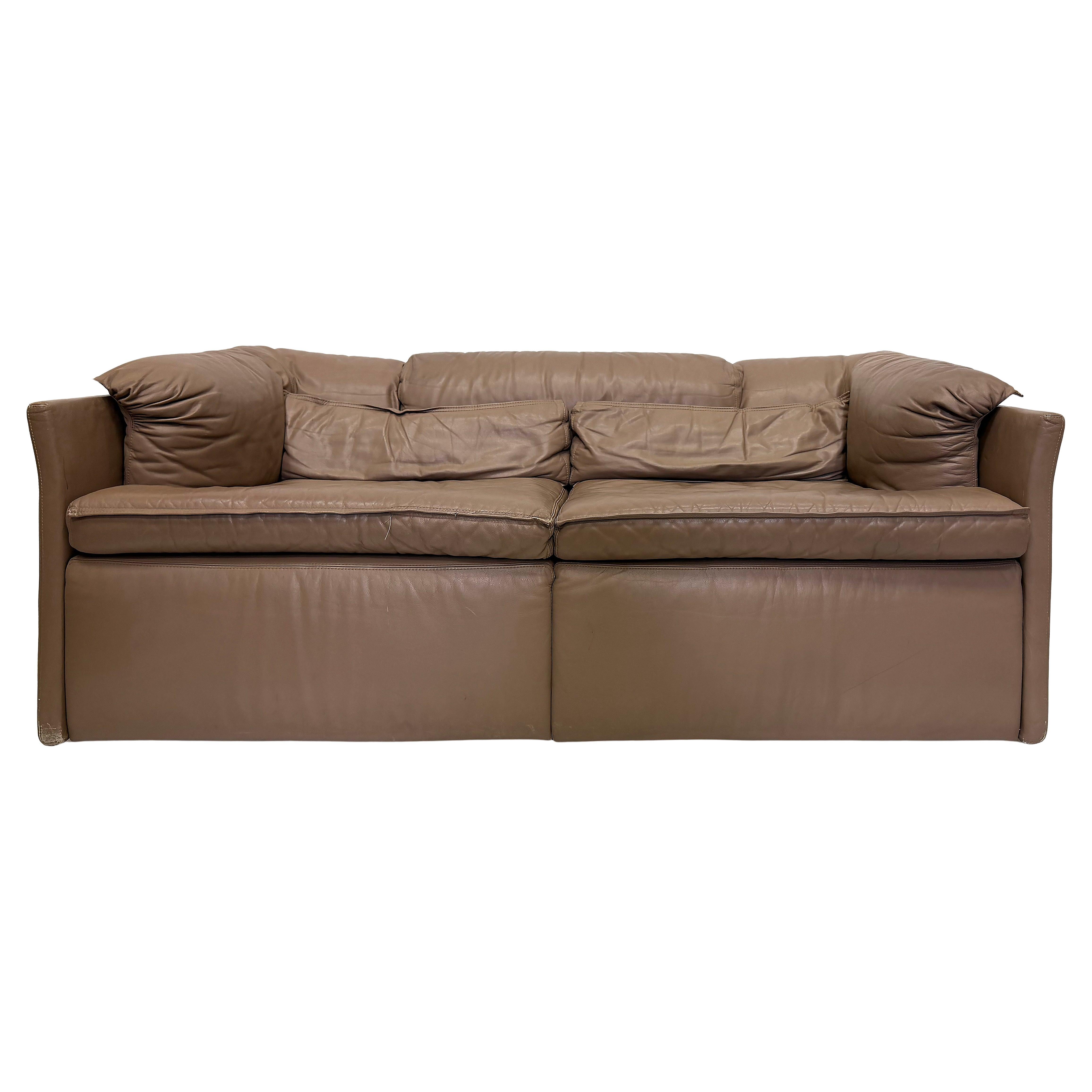 Vintage Saporiti Italia 2-Seat Leather Sofa with Curved Sides en venta