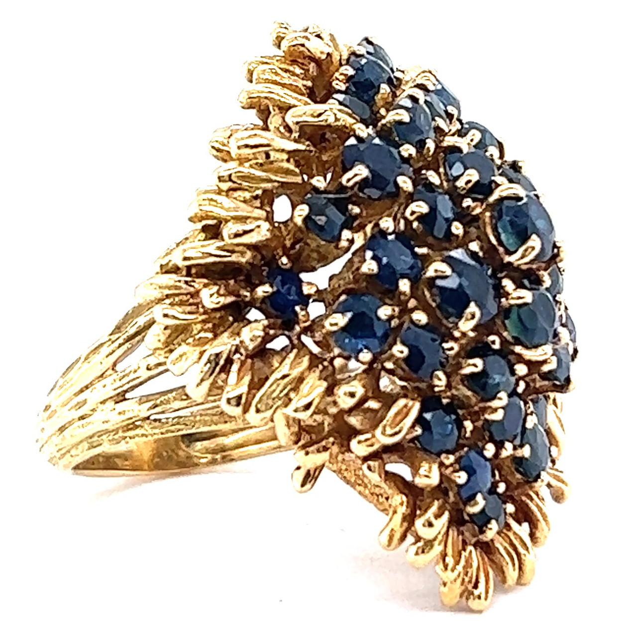 Vintage Sapphire 18 Karat Gold Cluster Statement Ring In Excellent Condition In Beverly Hills, CA
