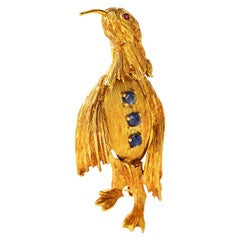 Vintage Sapphire 18K Gold Engraved Penguin Pin BroochVintage Sapphire 18K Gold E