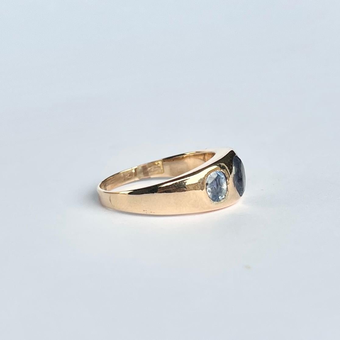 Women's Vintage Sapphire 9 Carat Gold Three-Stone Ring For Sale