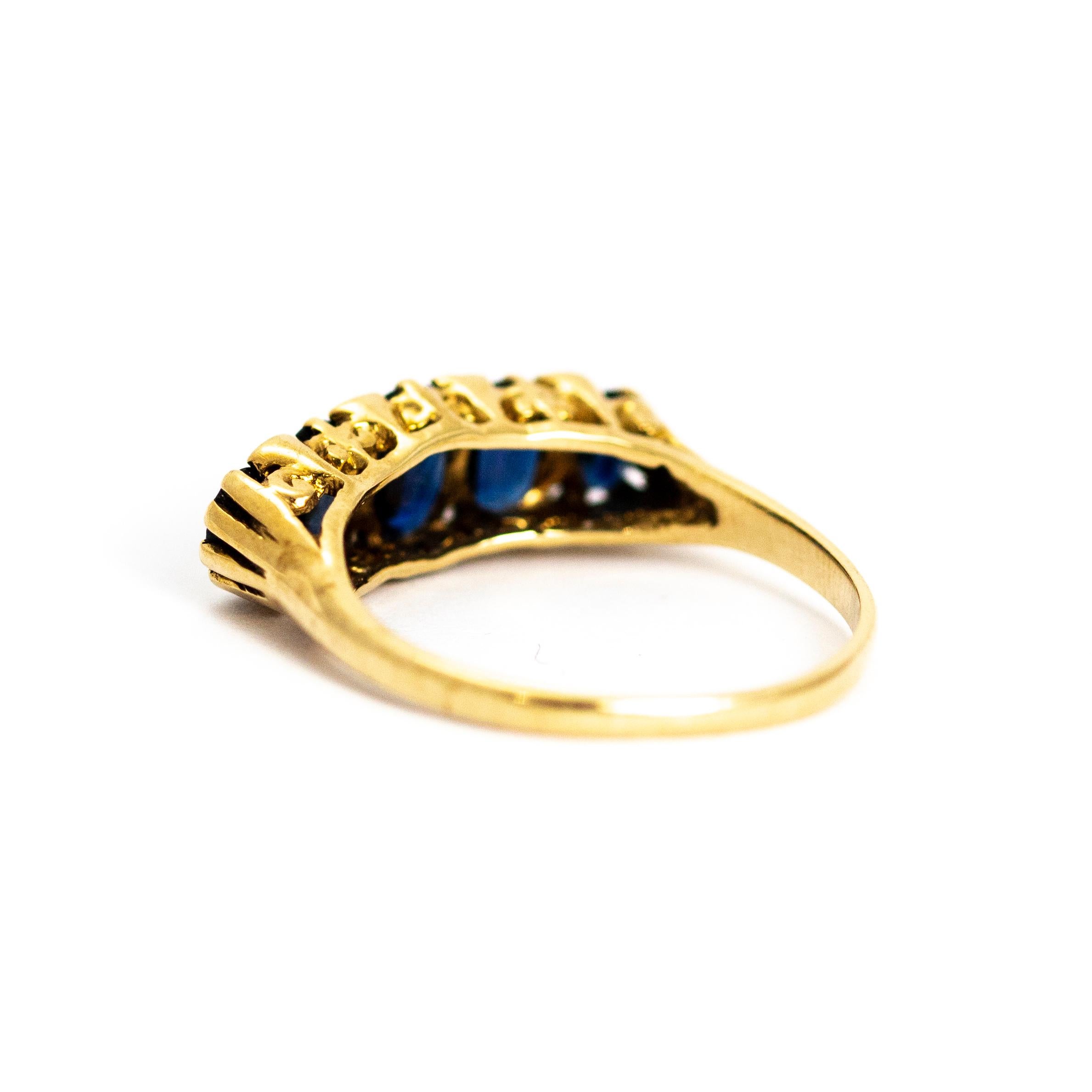 9 carat gold sapphire ring