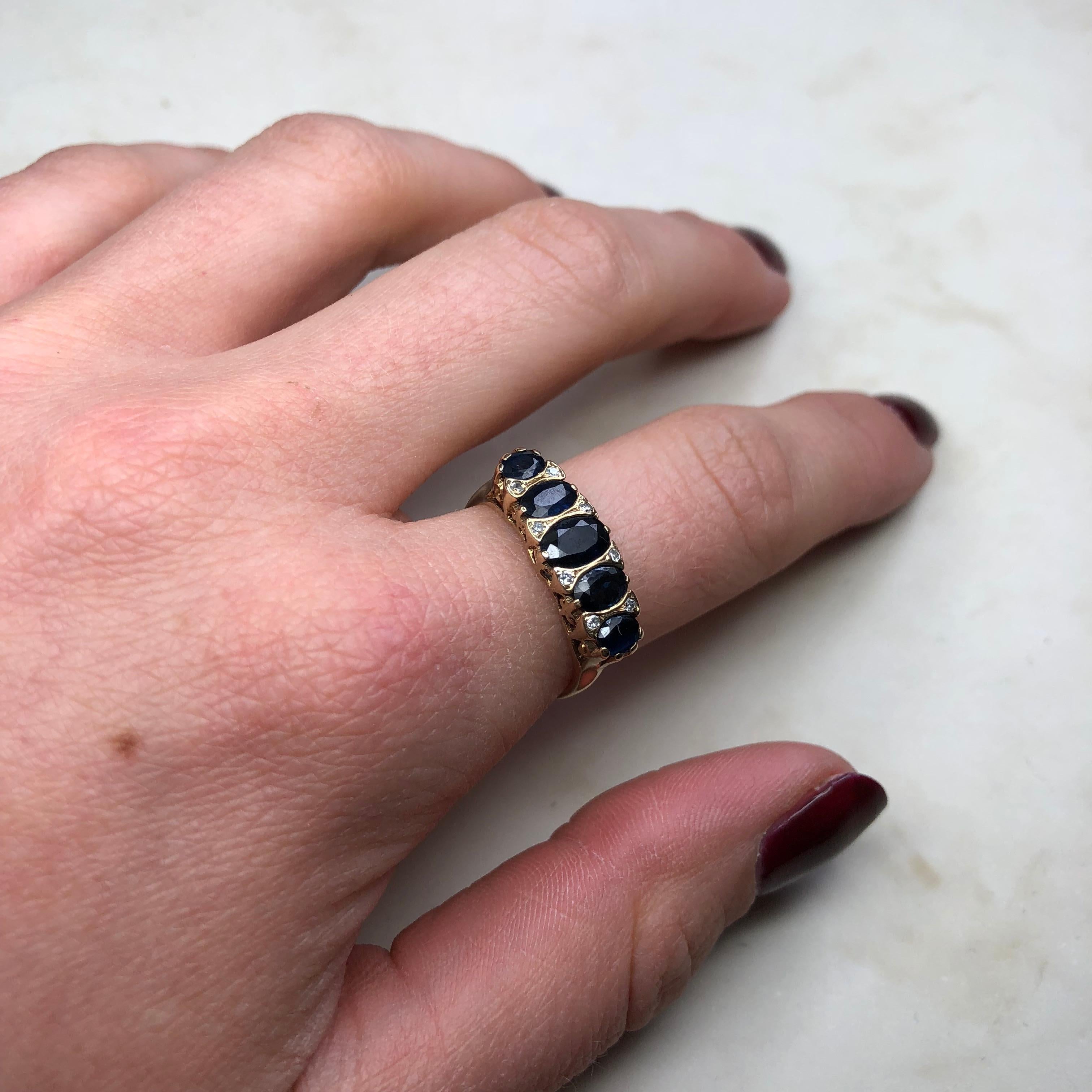 Vintage Sapphire and 9 Carat Gold Ring In Good Condition In Chipping Campden, GB