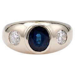 Anello a tre pietre con zaffiro e diamante d'epoca in oro bianco 14k