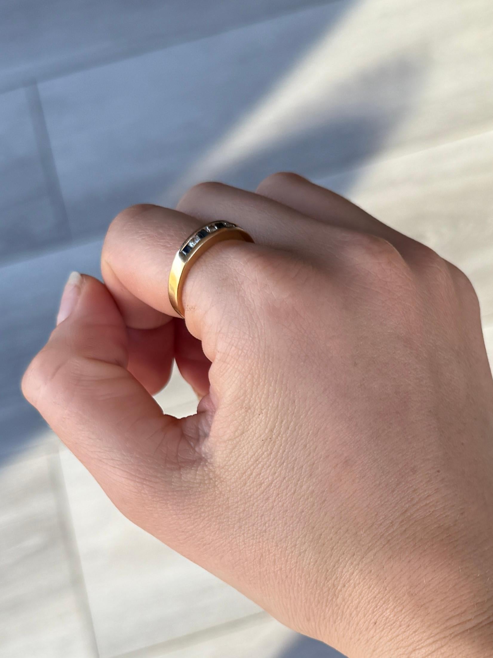 Vintage Sapphire and Diamond 18 Carat Gold Band Ring In Good Condition For Sale In Chipping Campden, GB