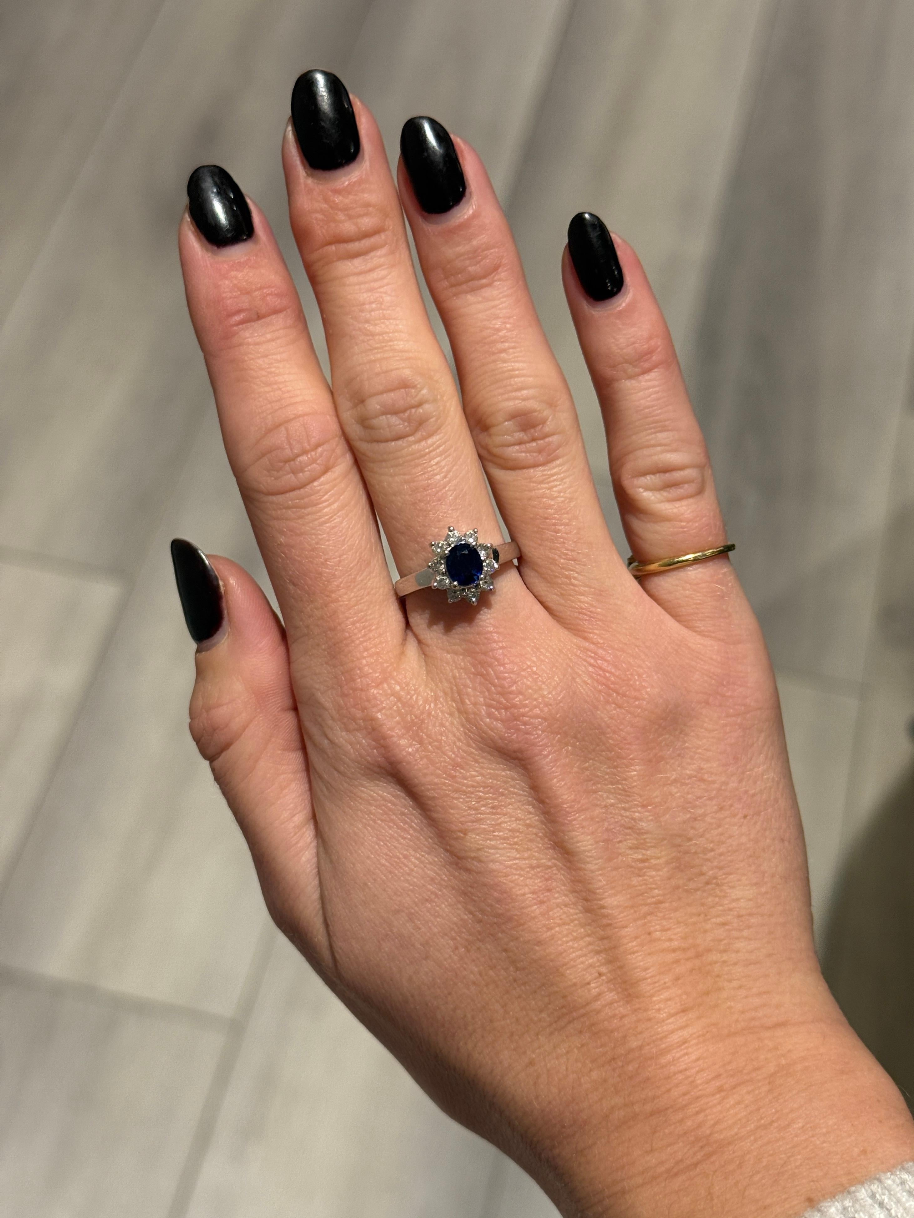 18 Karat Gold Vintage Cluster mit Saphir und Diamant im Zustand „Gut“ im Angebot in Chipping Campden, GB