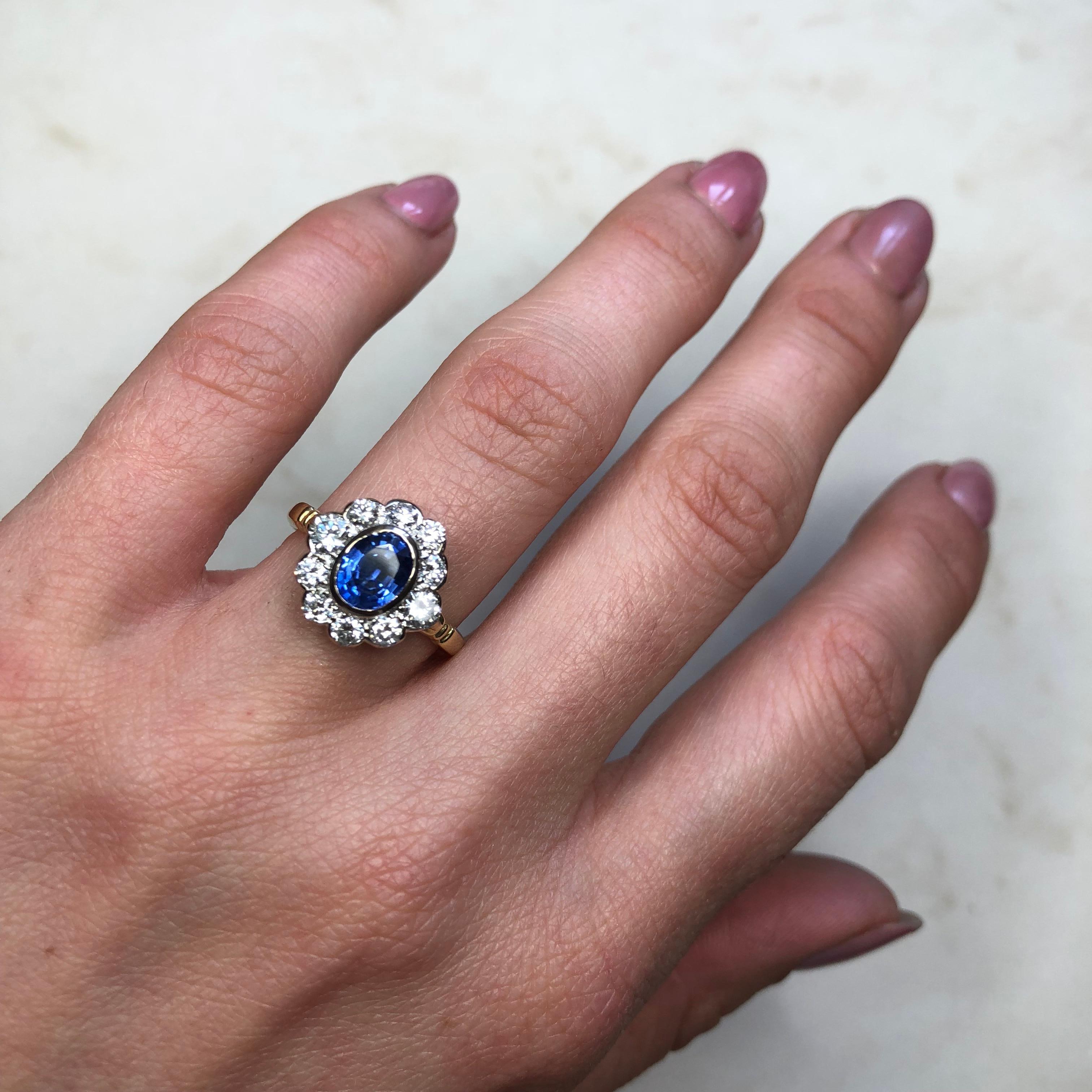 Vintage Sapphire and Diamond 18 Carat Gold Cluster Ring 2