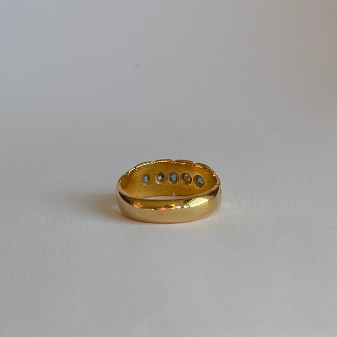 Vintage Sapphire and Diamond 18 Carat Gold Five Stone Band In Good Condition For Sale In Chipping Campden, GB