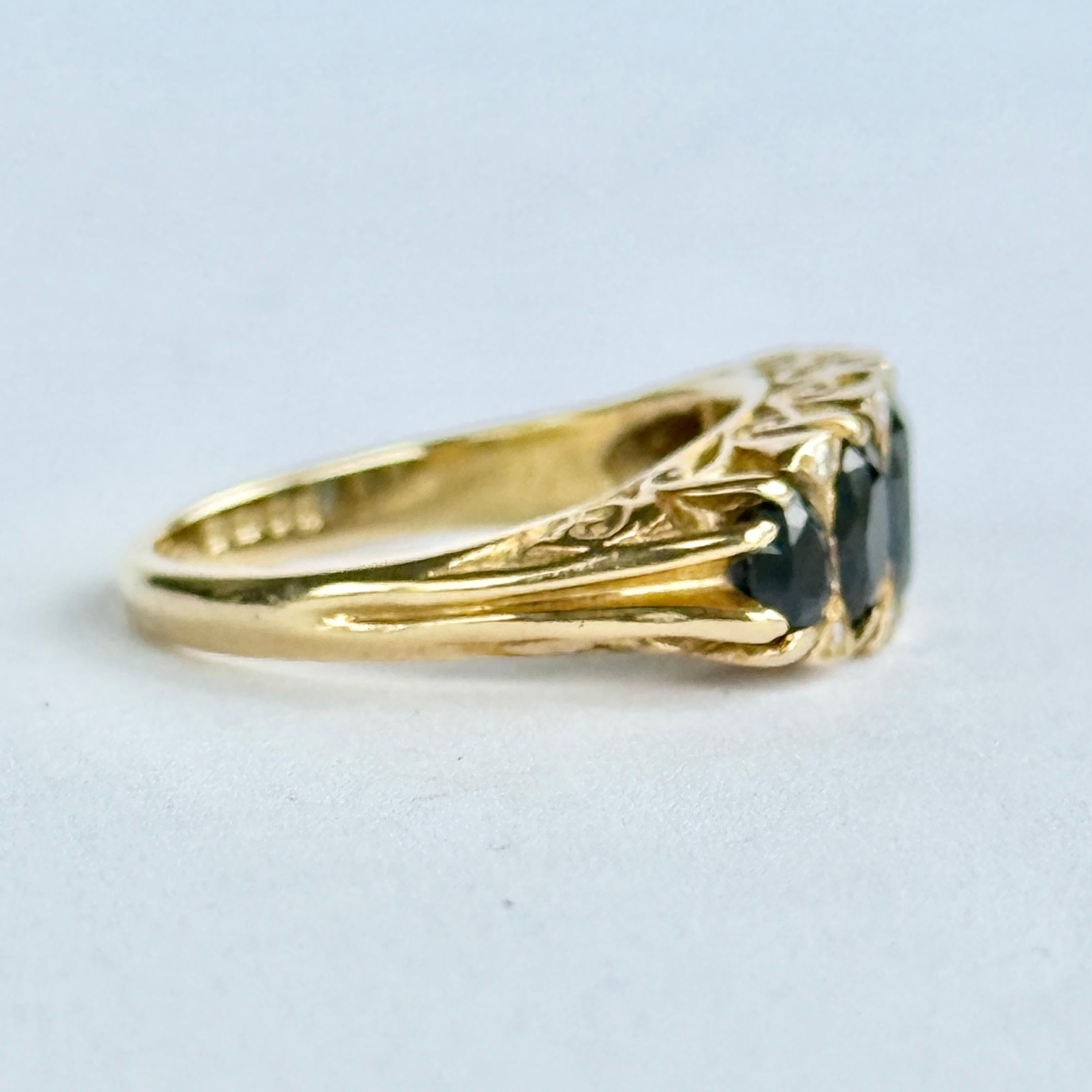 Vintage Sapphire and Diamond 18 Carat Gold Five-Stone Ring In Good Condition For Sale In Chipping Campden, GB