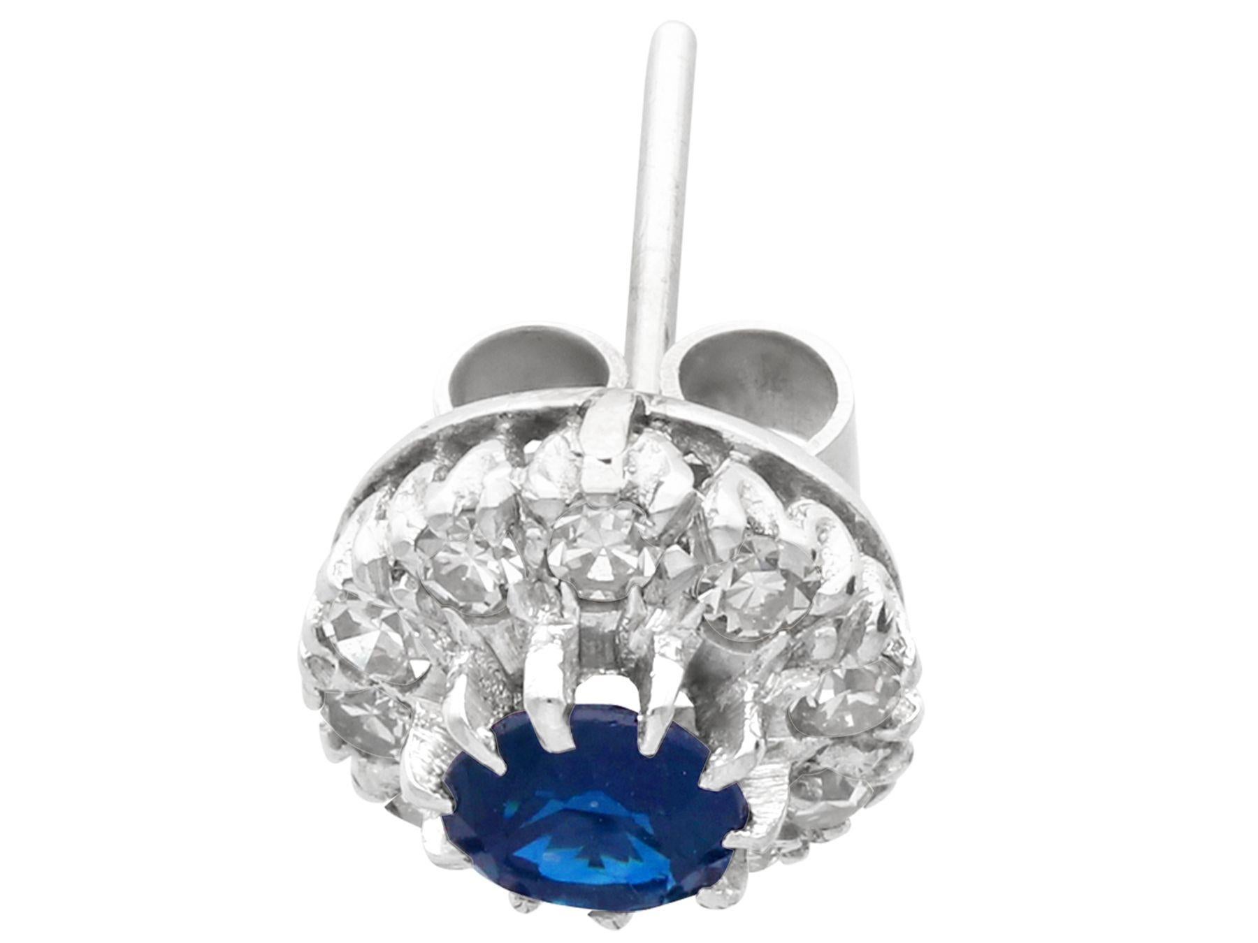 Saphir- und Diamant-Cluster-Ohrringe aus 18 Karat Weißgold für Damen oder Herren im Angebot