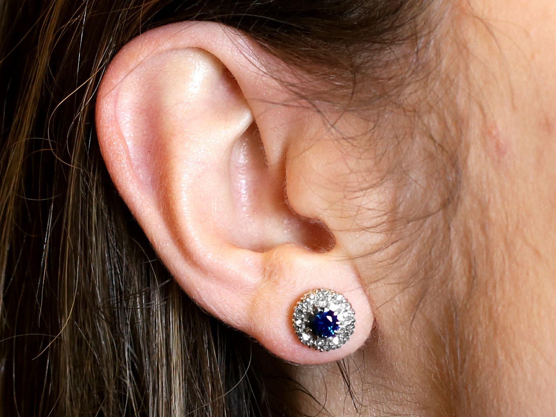 Saphir- und Diamant-Cluster-Ohrringe aus 18 Karat Weißgold im Angebot 3