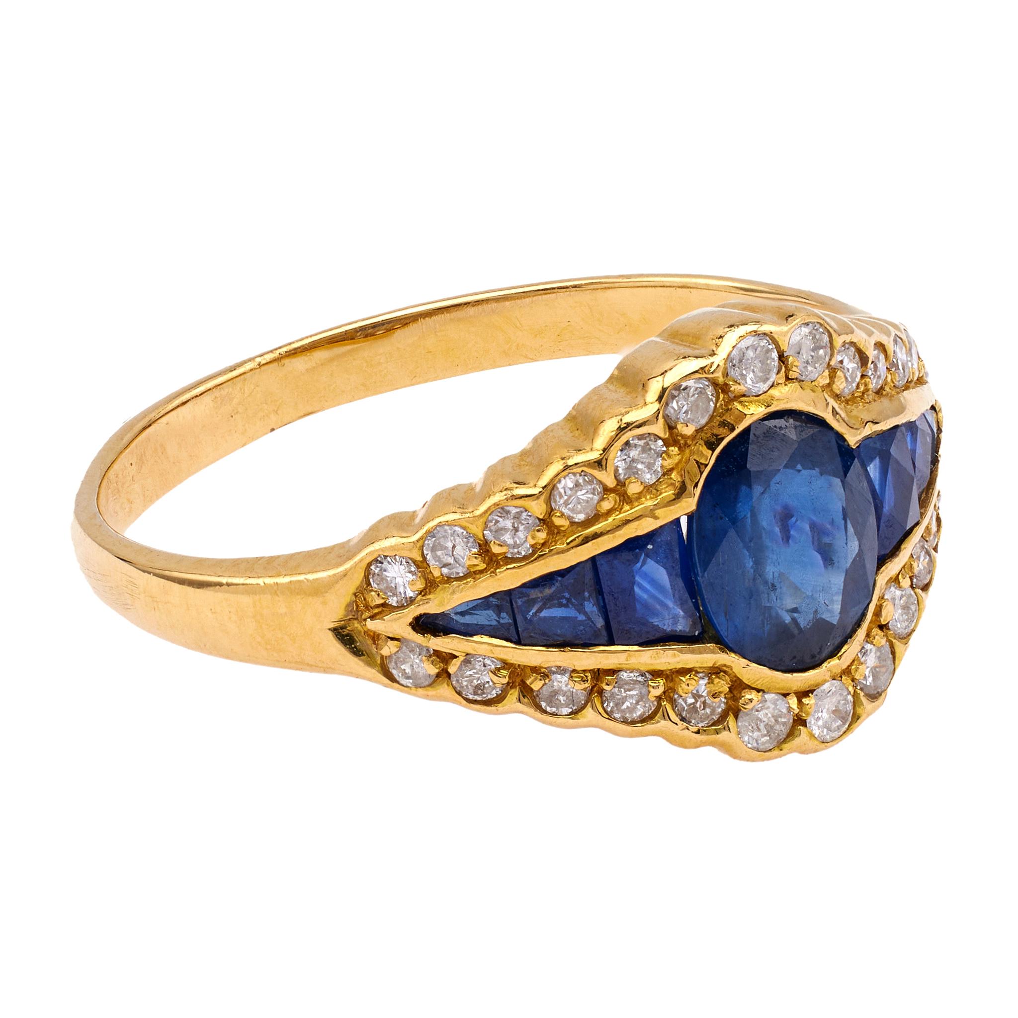 Women's or Men's Vintage Sapphire and Diamond 18k Yellow Gold Ring For Sale