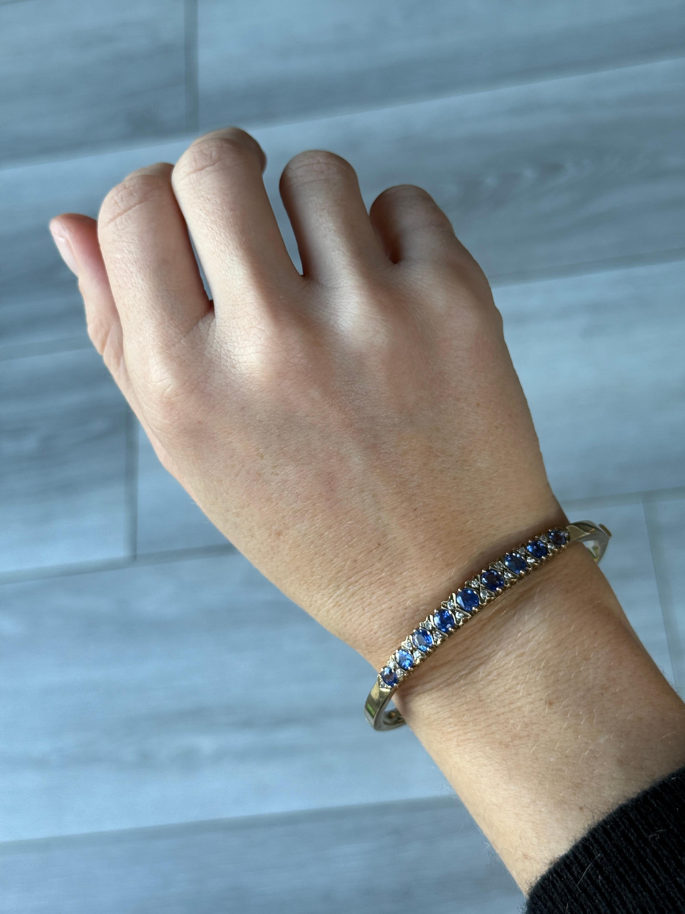Vintage Sapphire and Diamond 9 Carat Gold Bangle im Zustand „Gut“ im Angebot in Chipping Campden, GB