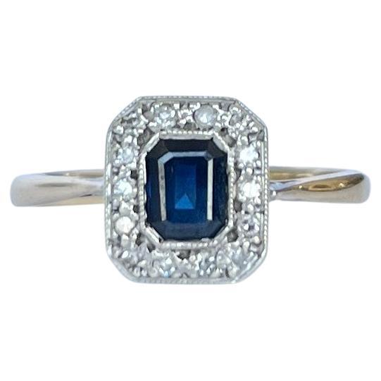 Vintage Sapphire and Diamond 9 Carat Gold Cluster Ring For Sale