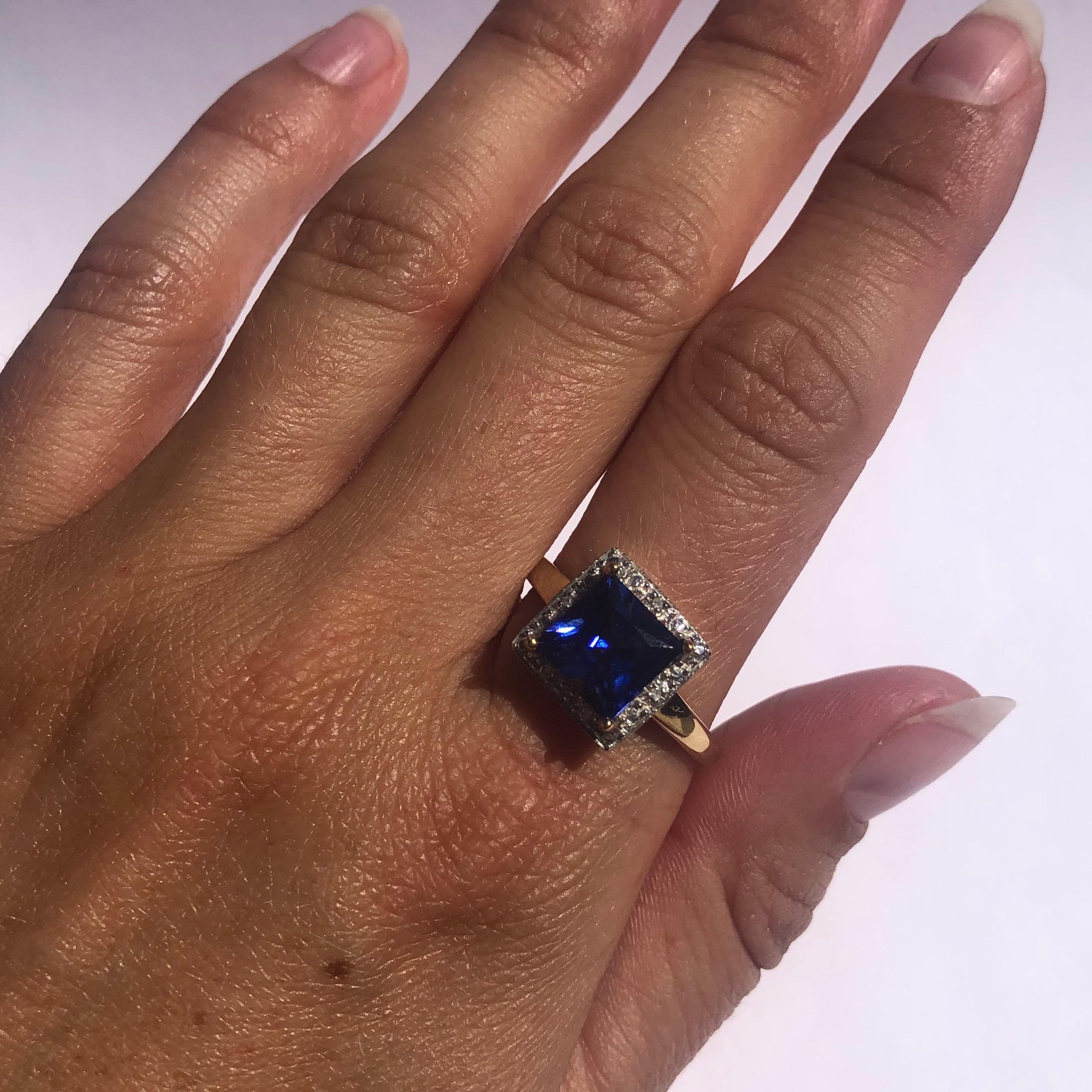 Vintage Sapphire and Diamond 9 Carat Gold Solitaire Ring In Excellent Condition In Chipping Campden, GB