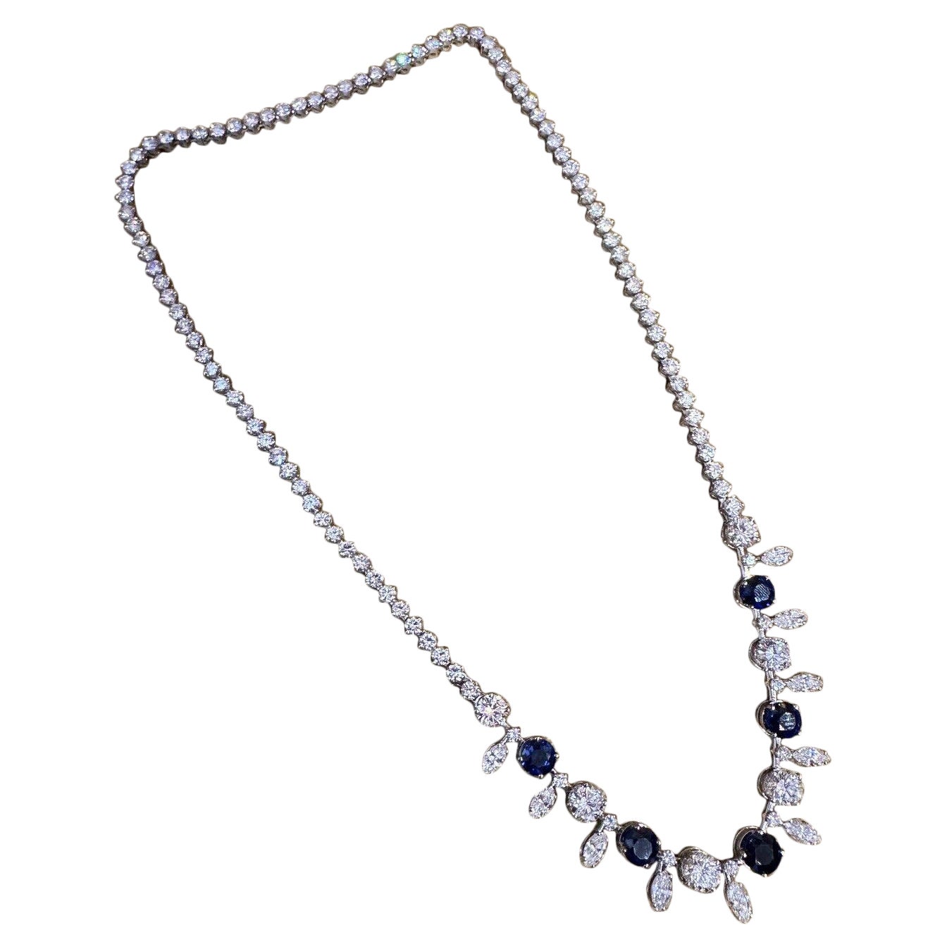 Choker-Halskette aus Platin und 18 Karat Weißgold mit Saphiren und Diamanten