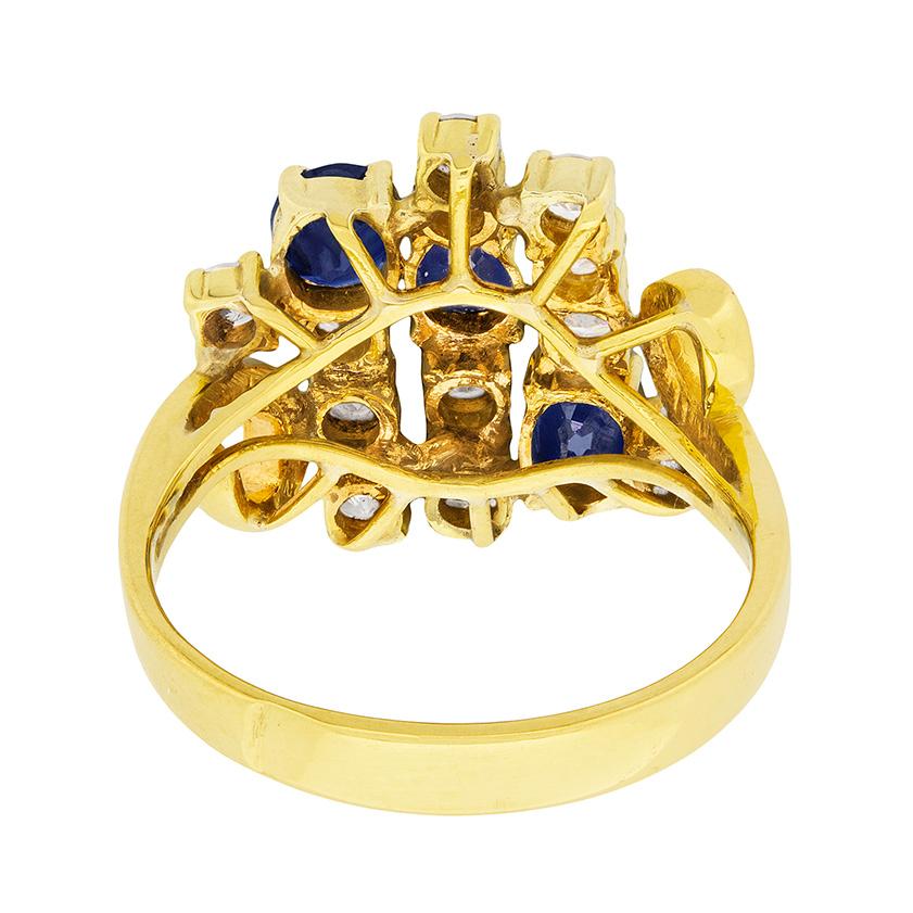 Vintage Sapphire and Diamond Cluster Dress Ring, circa 1980s In Good Condition For Sale In London, GB