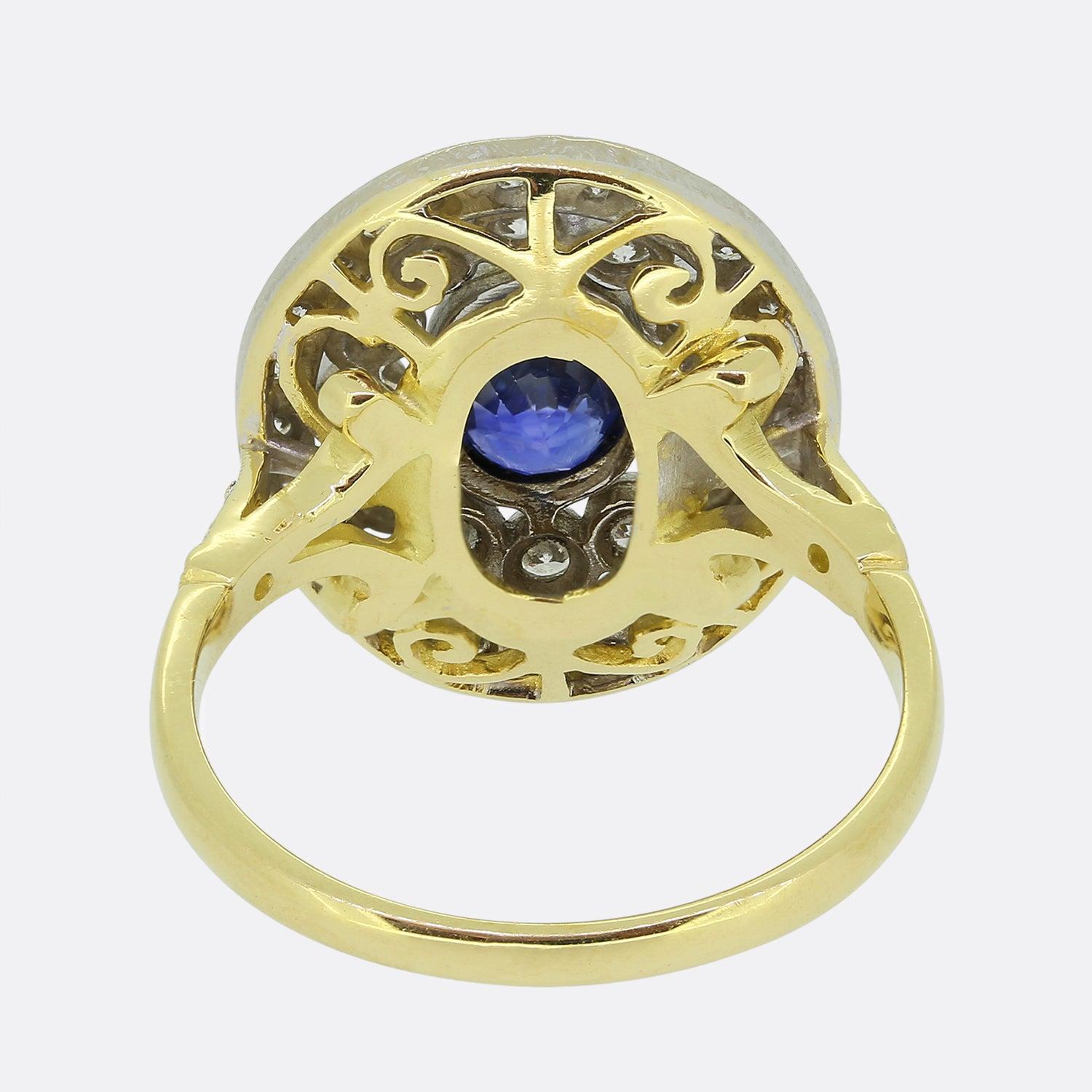 Vintage Cluster-Ring mit Saphiren und Diamanten im Zustand „Gut“ im Angebot in London, GB