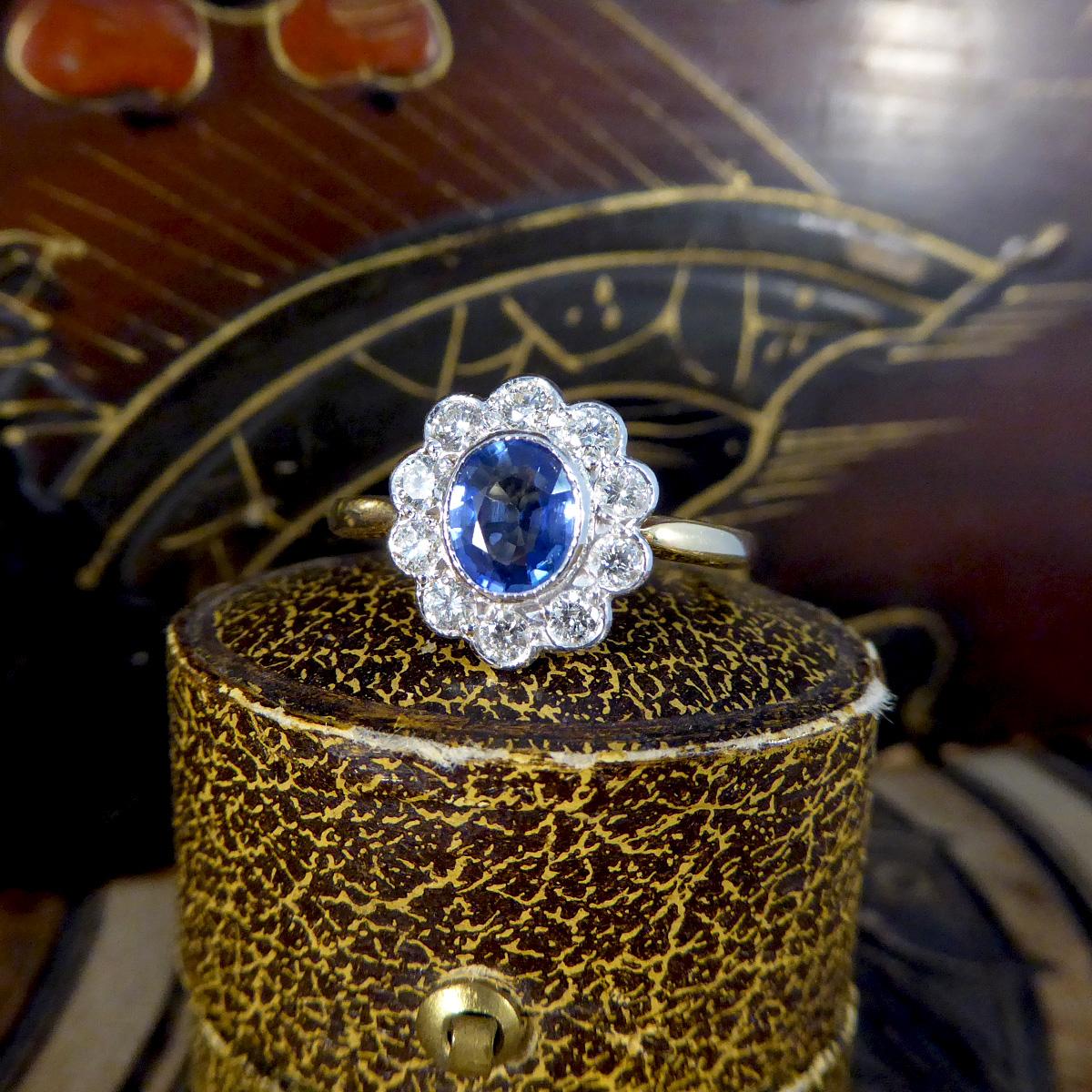 Vintage Sapphire and Diamond Cluster Ring in 18ct Yellow and White Gold For Sale 2