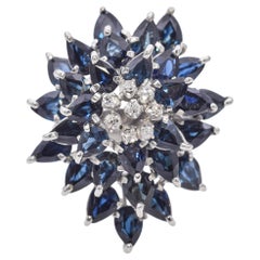 Bague en alliage de métaux précieux avec saphir et diamant en forme de grappe