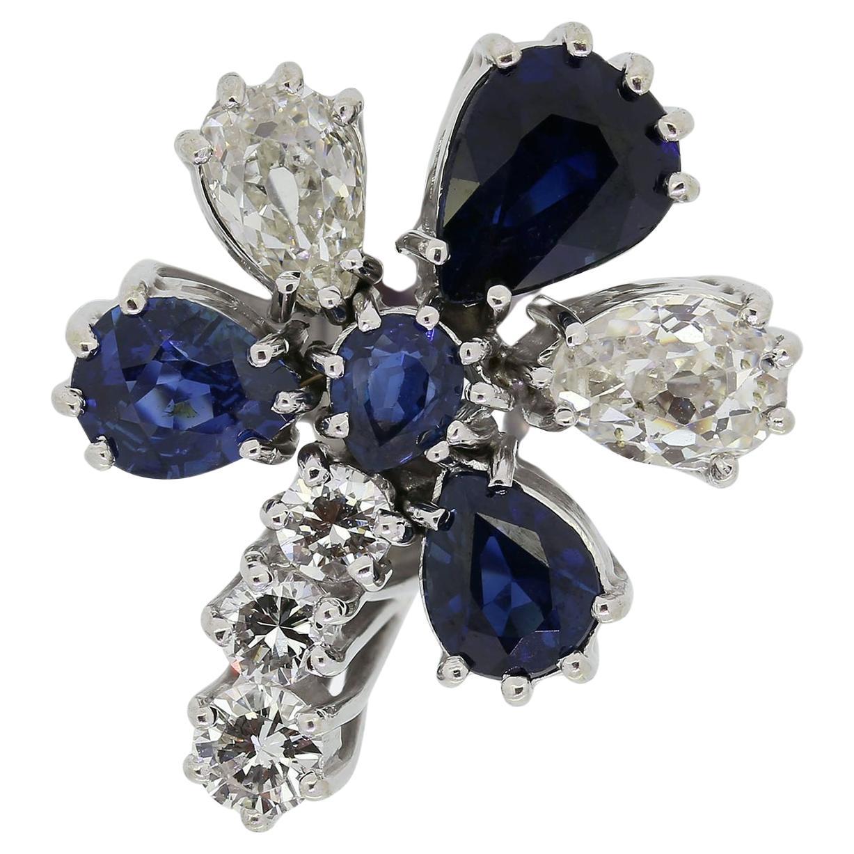 Anillo vintage de zafiro y diamantes en racimo floral en venta