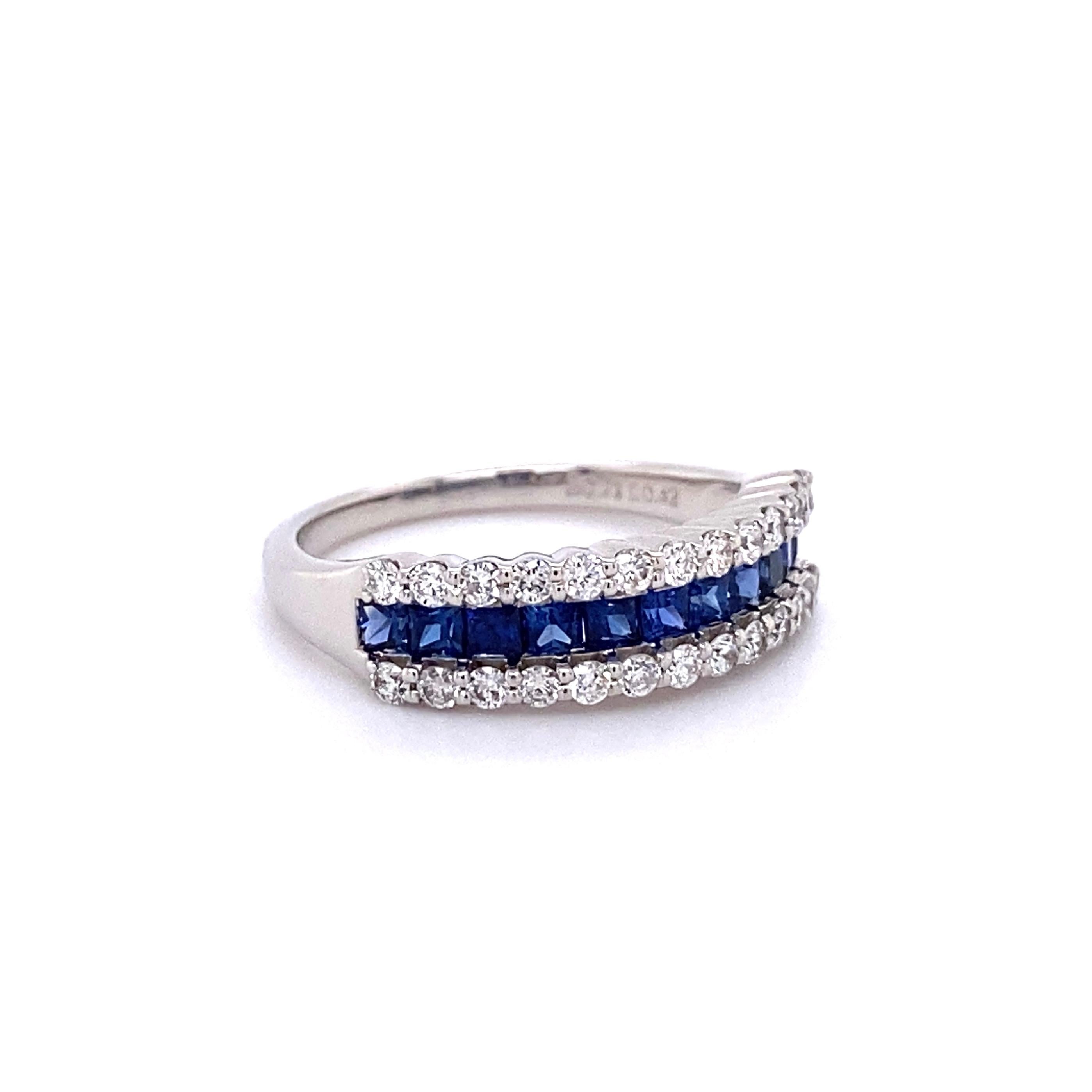 Vintage Sapphire and Diamond Platinum Band Cocktail Ring Estate Fine Jewelry In Excellent Condition For Sale In Montreal, QC