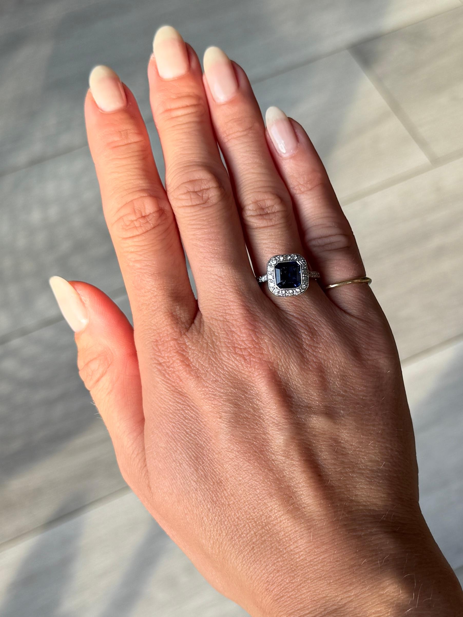 Vintage Sapphire and Diamond Platinum Cluster Panel Ring In Good Condition For Sale In Chipping Campden, GB