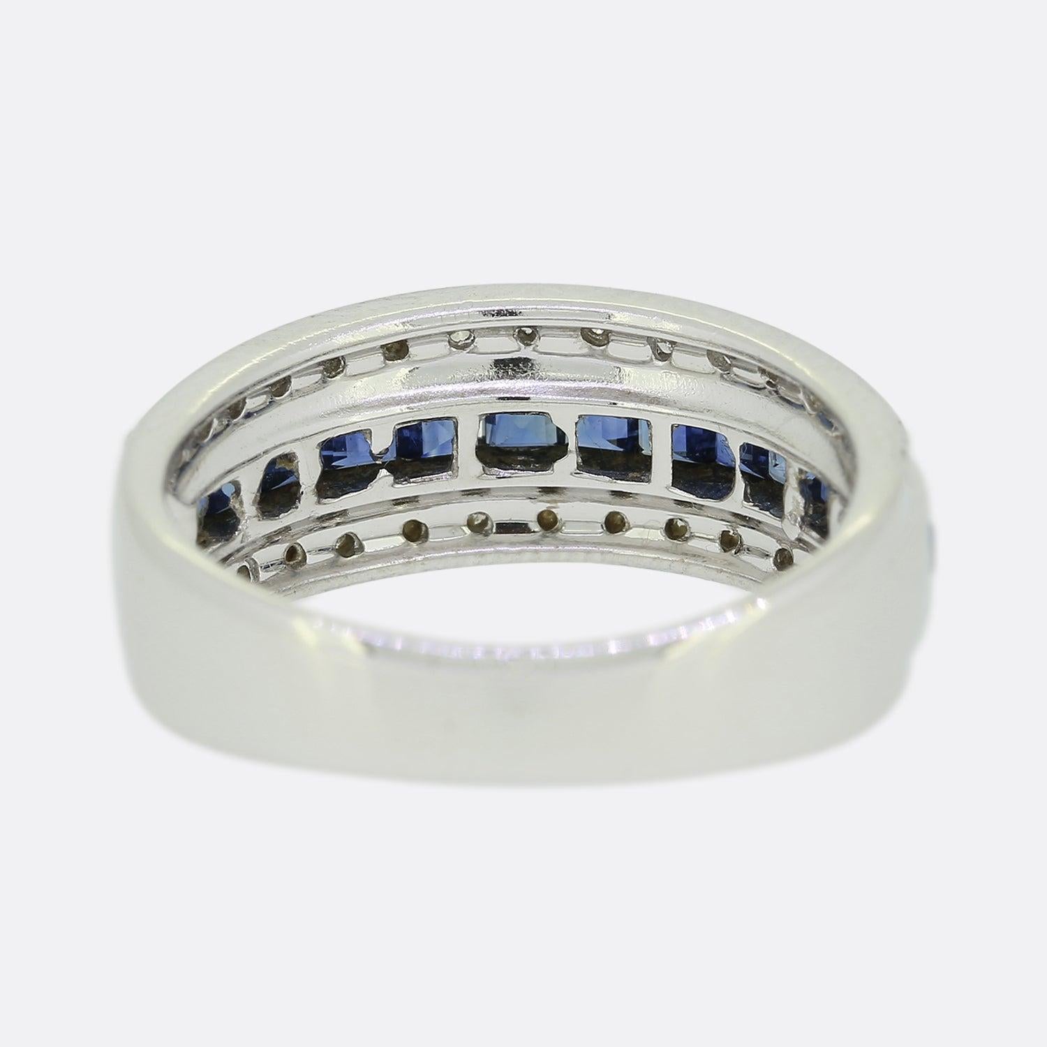 Vintage Sapphire and Diamond Ring In Good Condition For Sale In London, GB