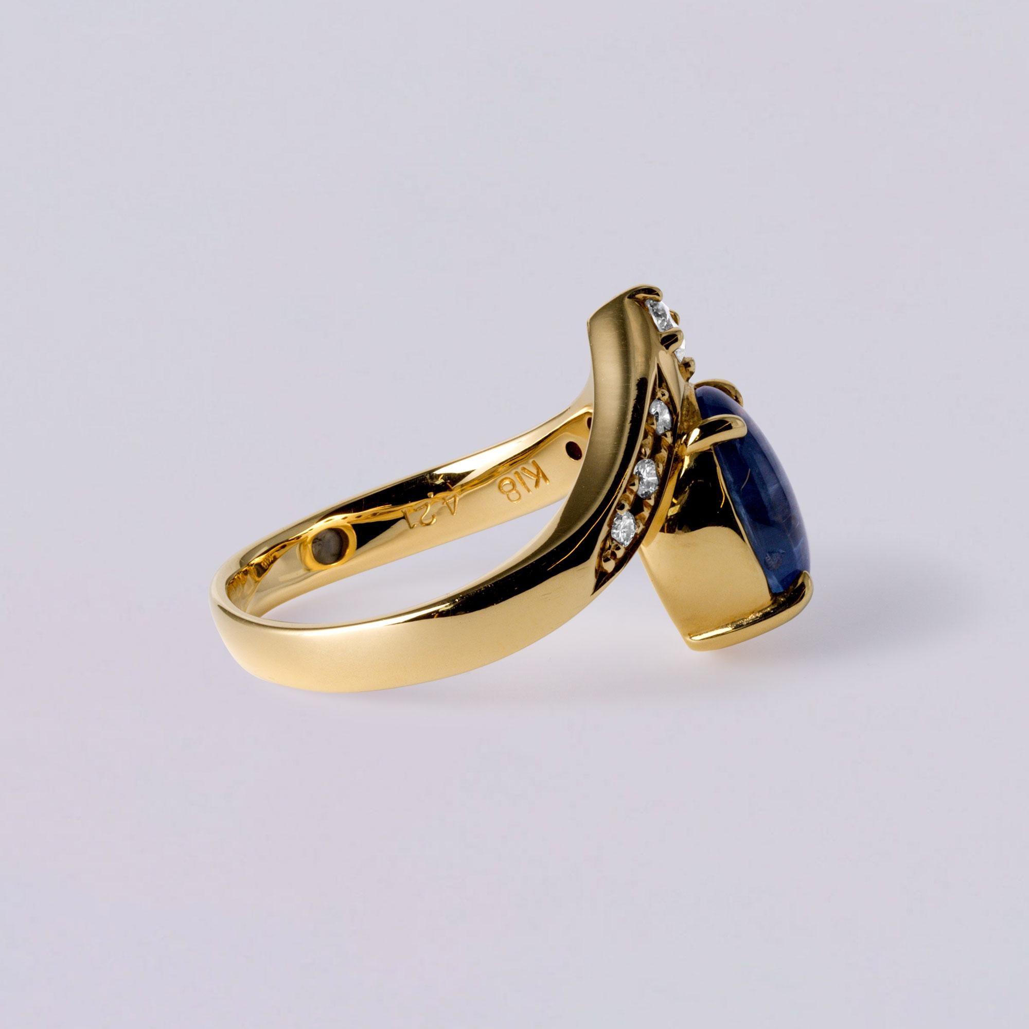 Bague diadème vintage en saphir et diamants  4.21ct Saphir ovale  Or jaune 18K Excellent état - En vente à Los Angeles, CA
